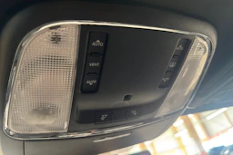 musta Chrysler 300 2012 kuva 28.