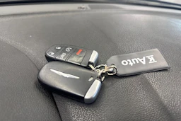 musta Chrysler 300 2012 kuva 31.
