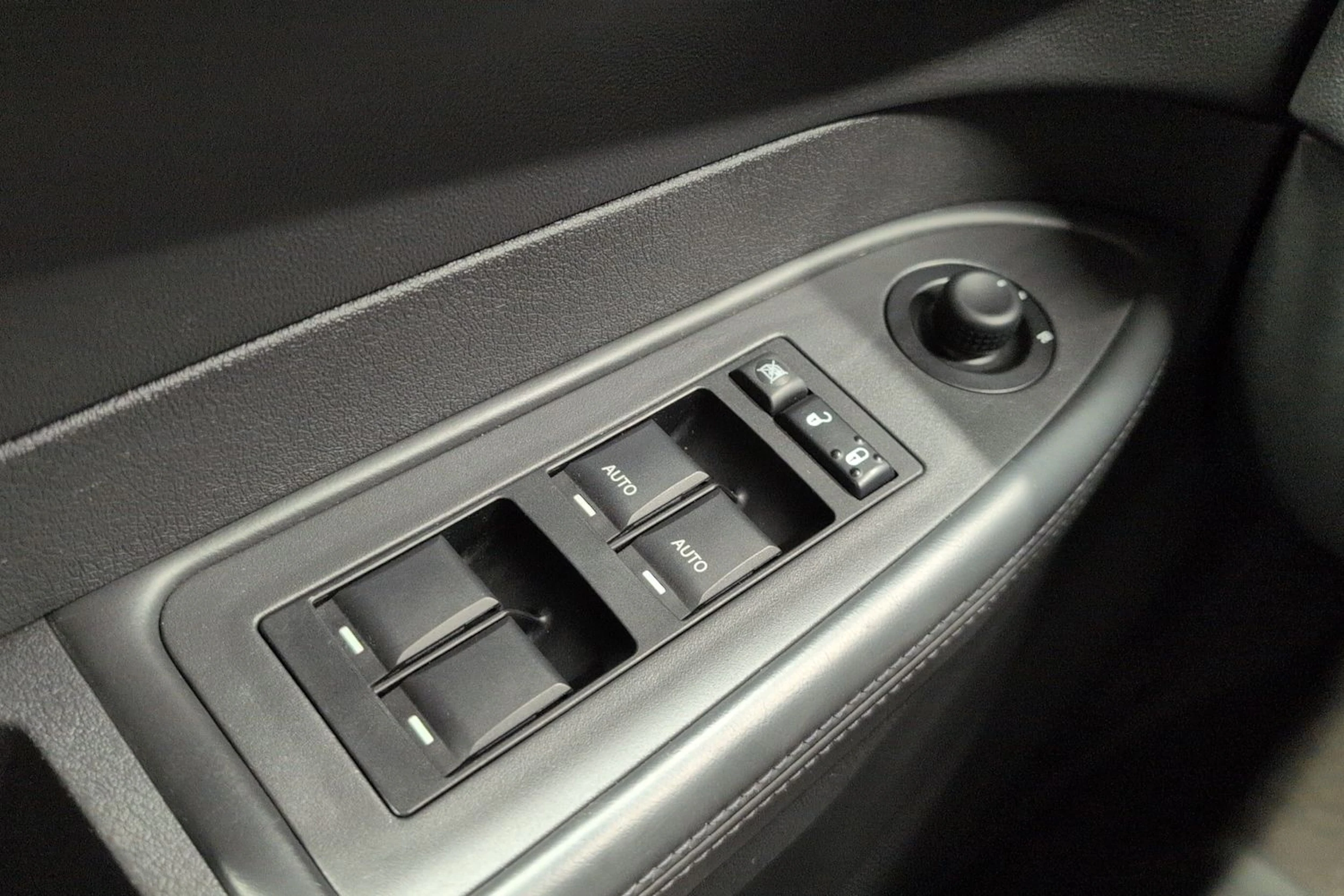 harmaa Chrysler 300C 2008 kuva 17.