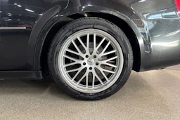 Musta Chrysler 300C 2010 kuva 10.