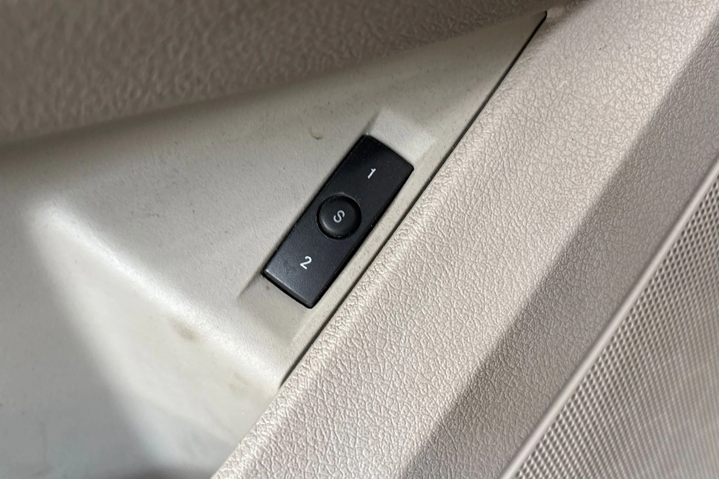 Musta Chrysler 300C 2010 kuva 12.