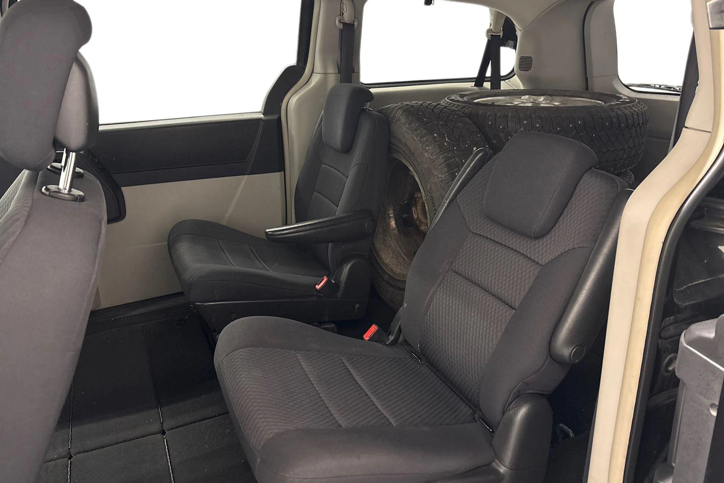 musta Chrysler Grand Voyager 2011 kuva 8.