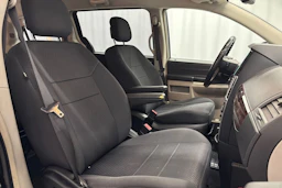 musta Chrysler Grand Voyager 2011 kuva 12.