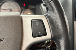 musta Chrysler Grand Voyager 2011 kuva 19.