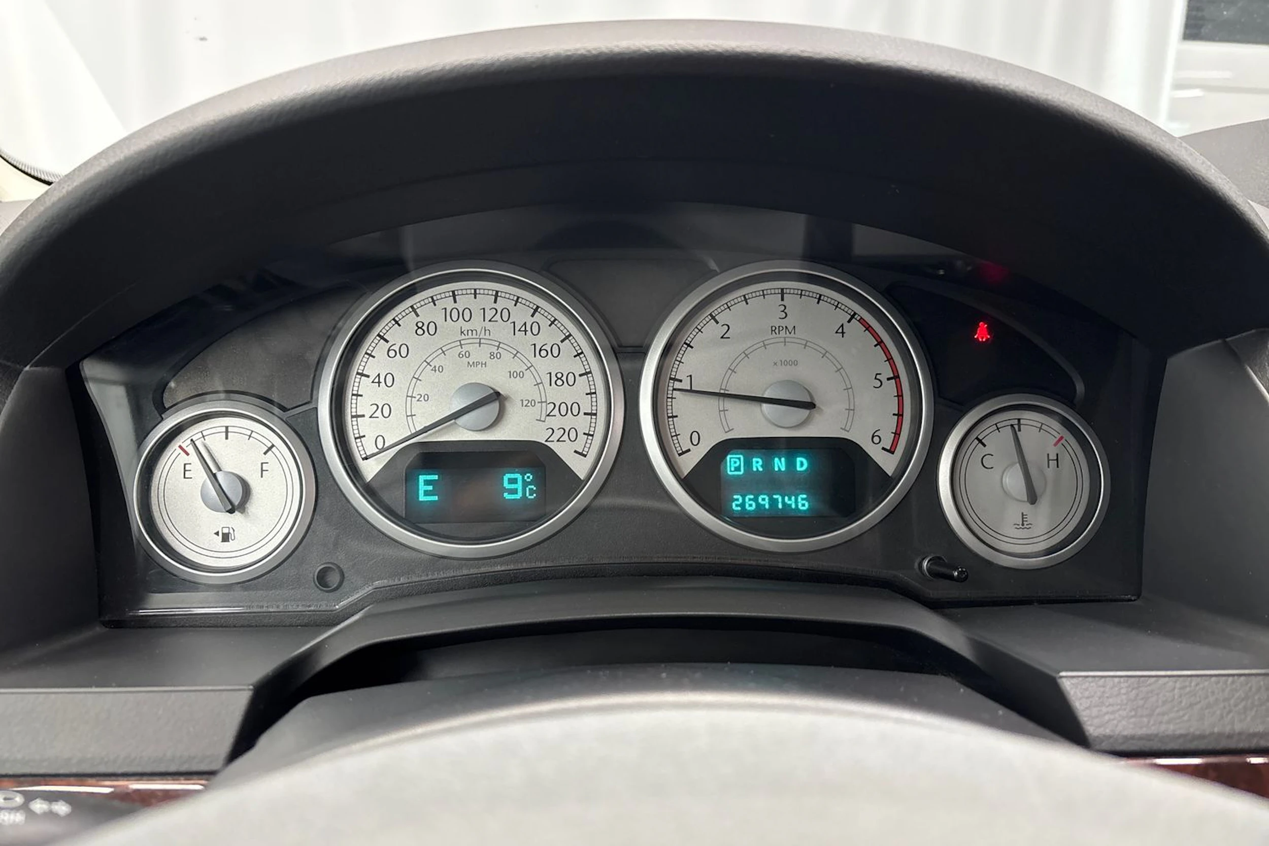 musta Chrysler Grand Voyager 2011 kuva 20.