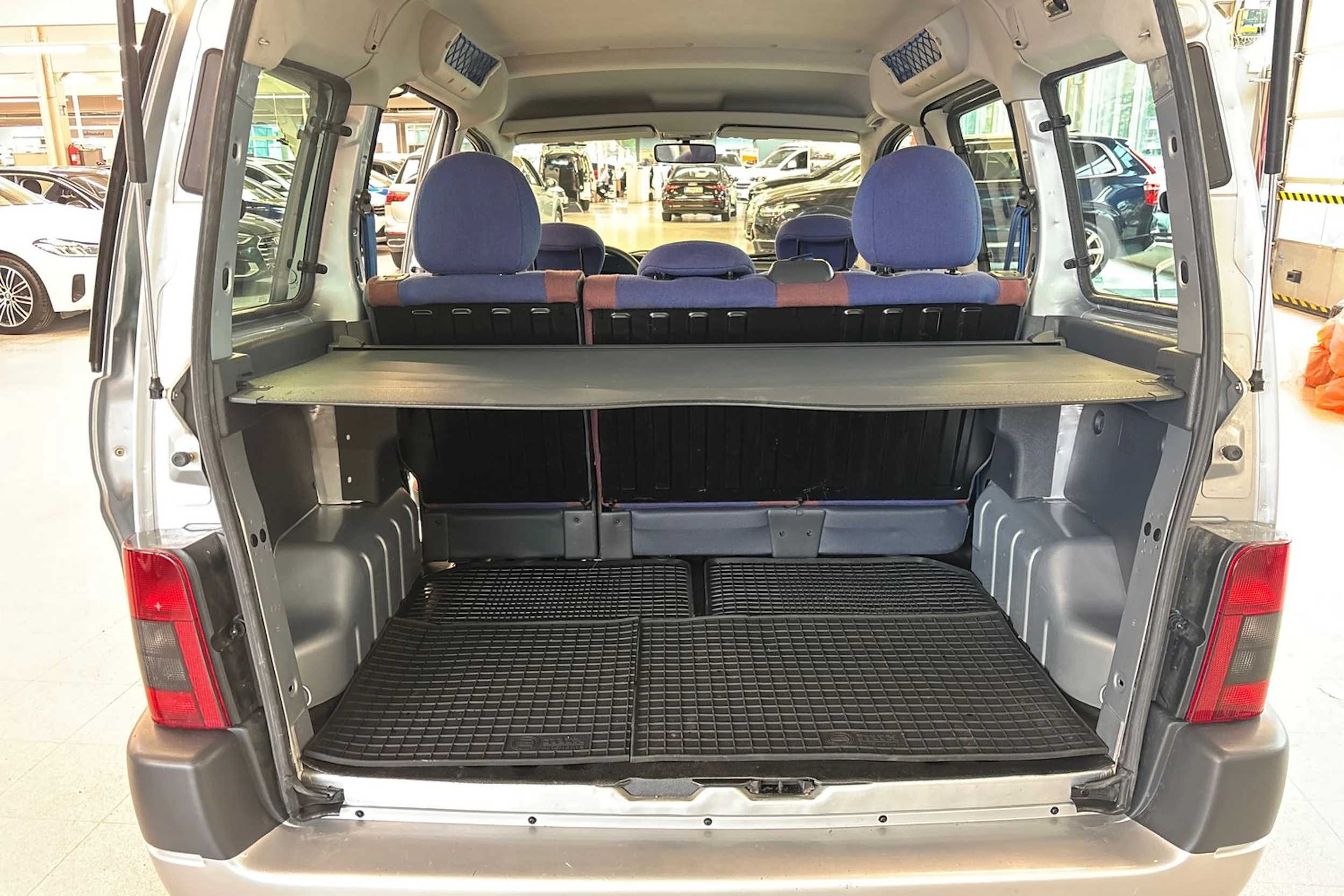harmaa Citroën Berlingo 2001 kuva 15.