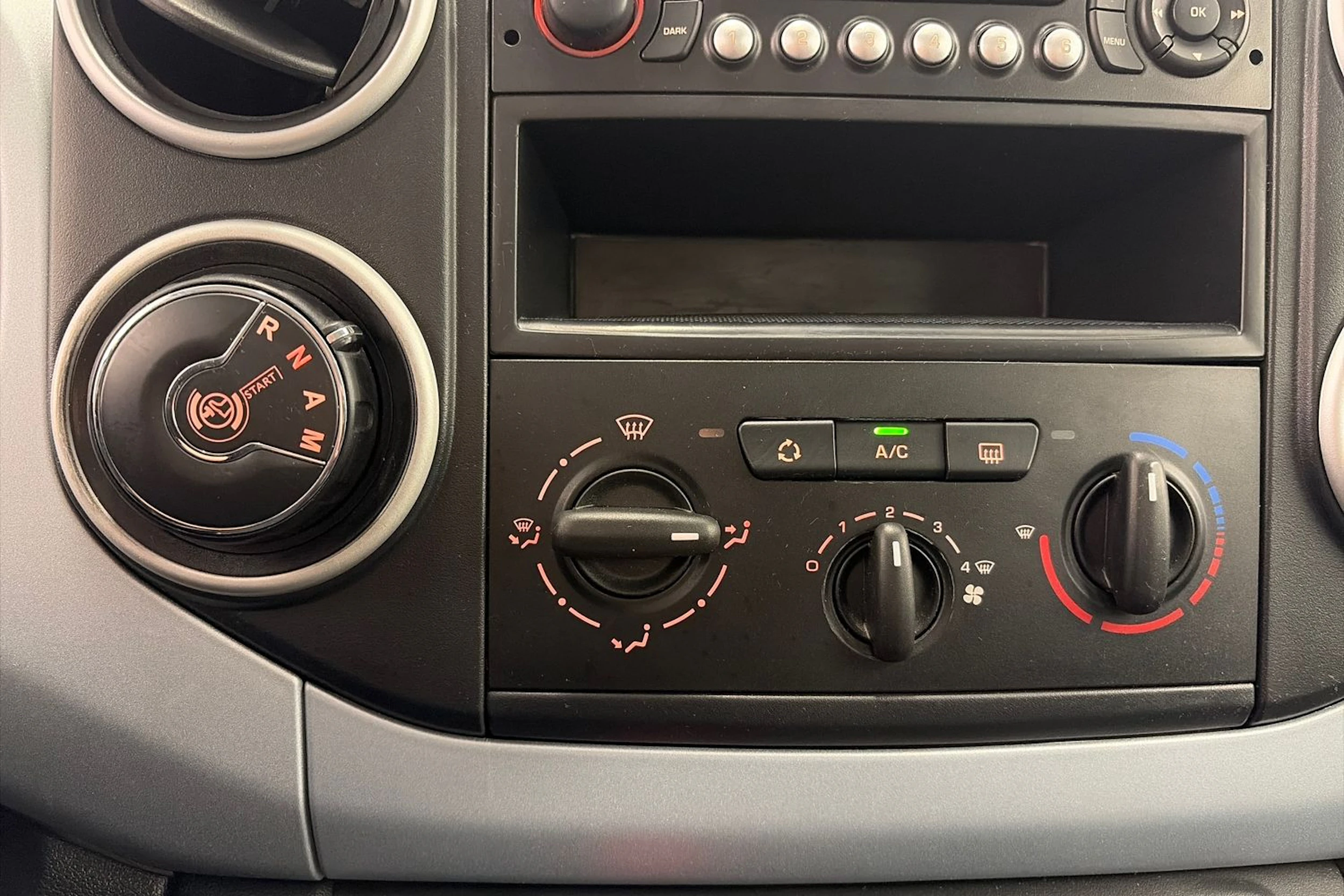 harmaa Citroën Berlingo 2012 kuva 19.