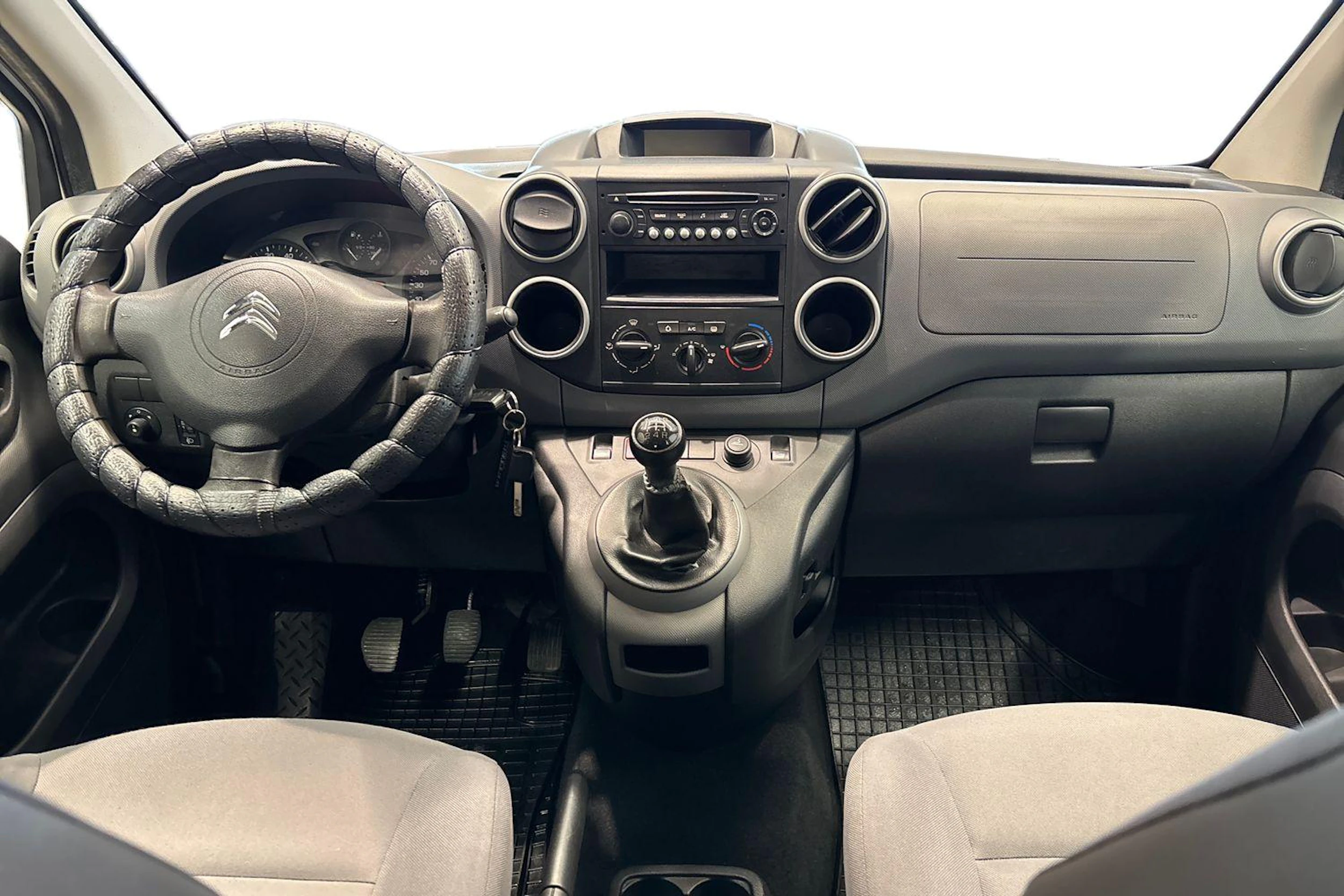 Valkoinen Citroën BERLINGO 2012 kuva 9.
