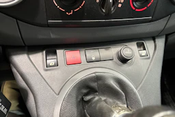 Valkoinen Citroën BERLINGO 2012 kuva 22.