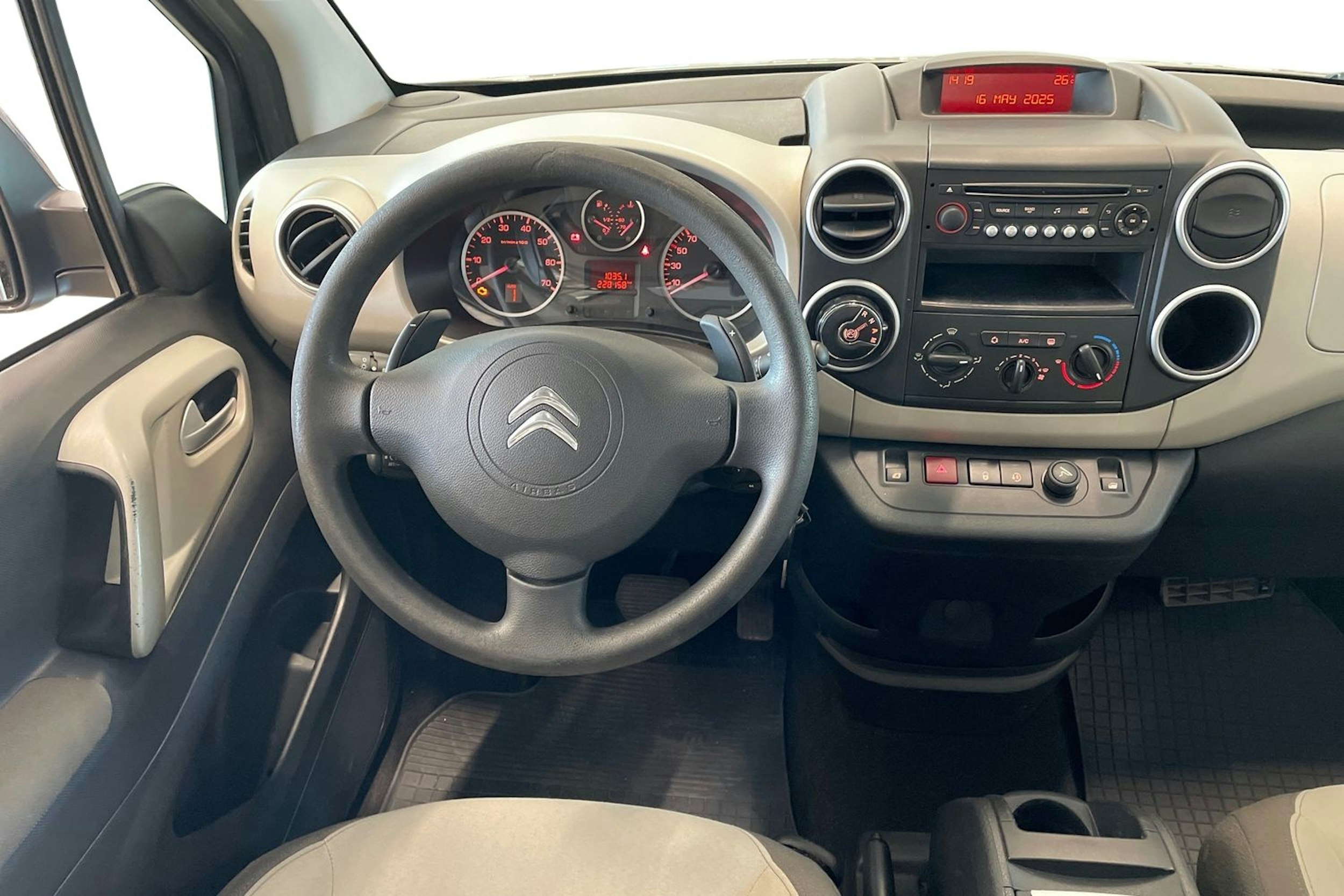 Harmaa Citroën BERLINGO 2013 kuva 9.