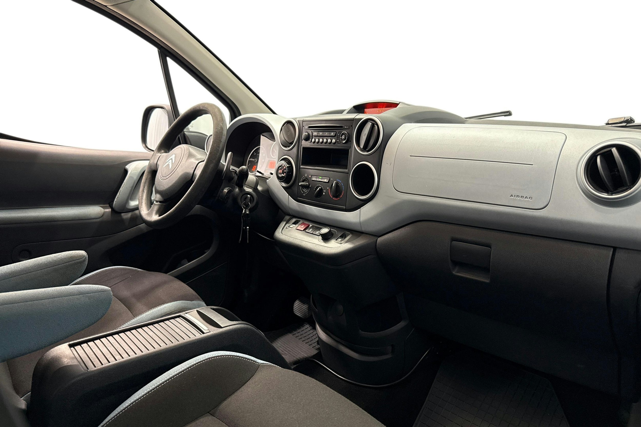 sininen Citroën Berlingo 2013 kuva 10.