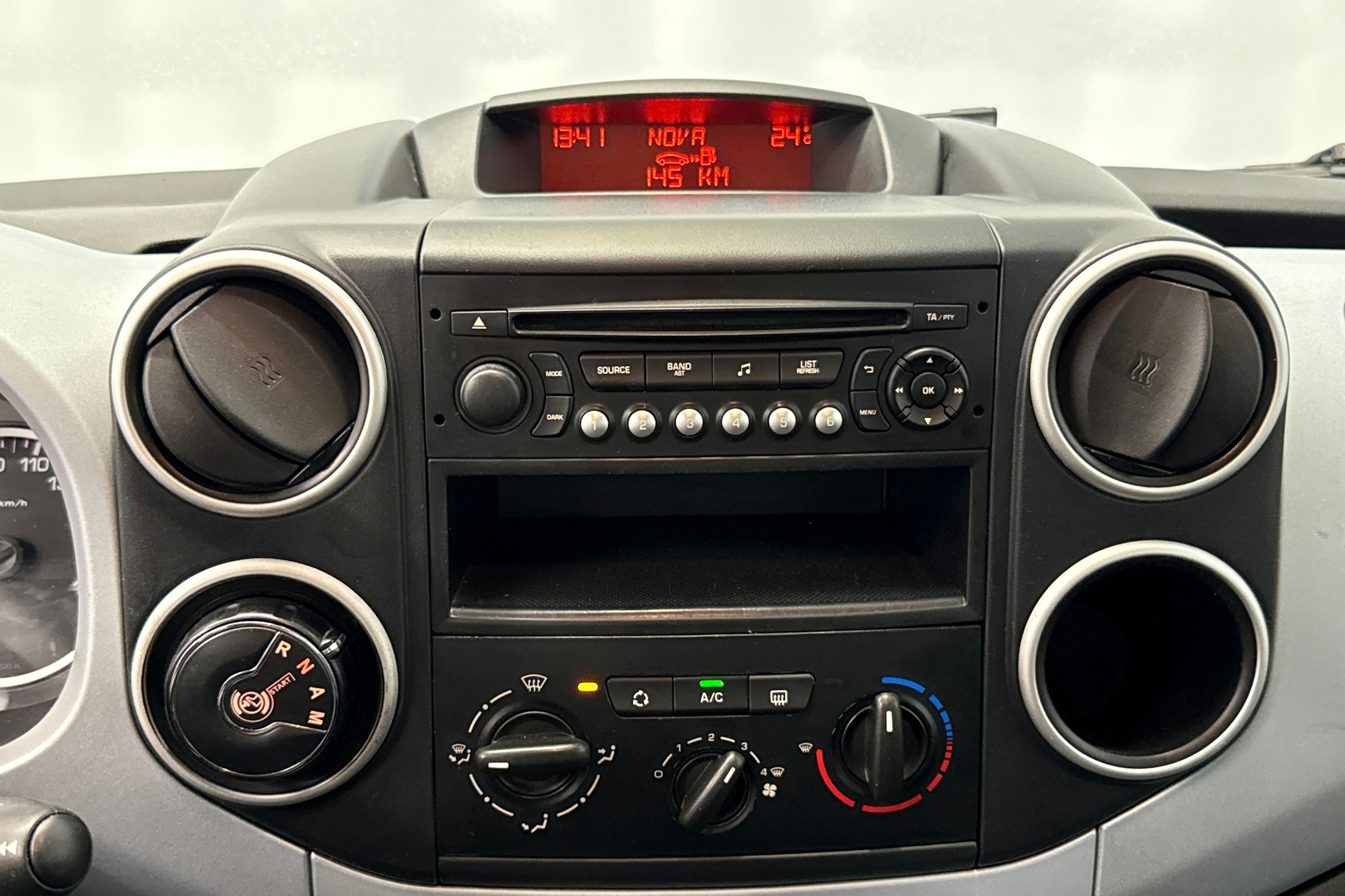 sininen Citroën Berlingo 2013 kuva 19.