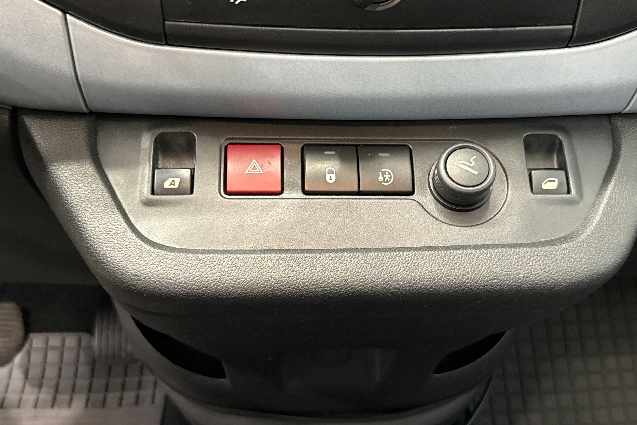 sininen Citroën Berlingo 2013 kuva 20.
