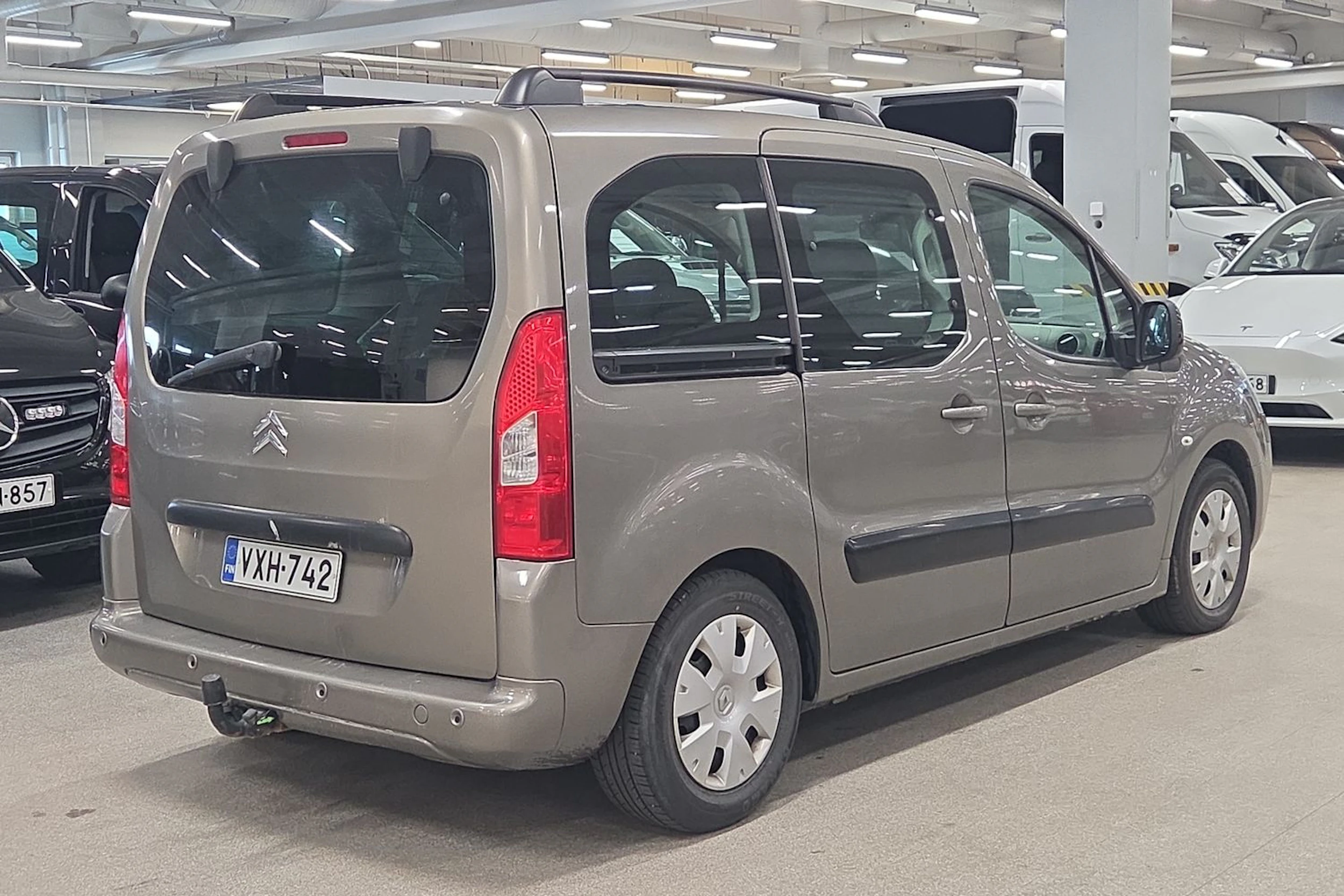 Harmaa Citroën BERLINGO 2013 kuva 11.