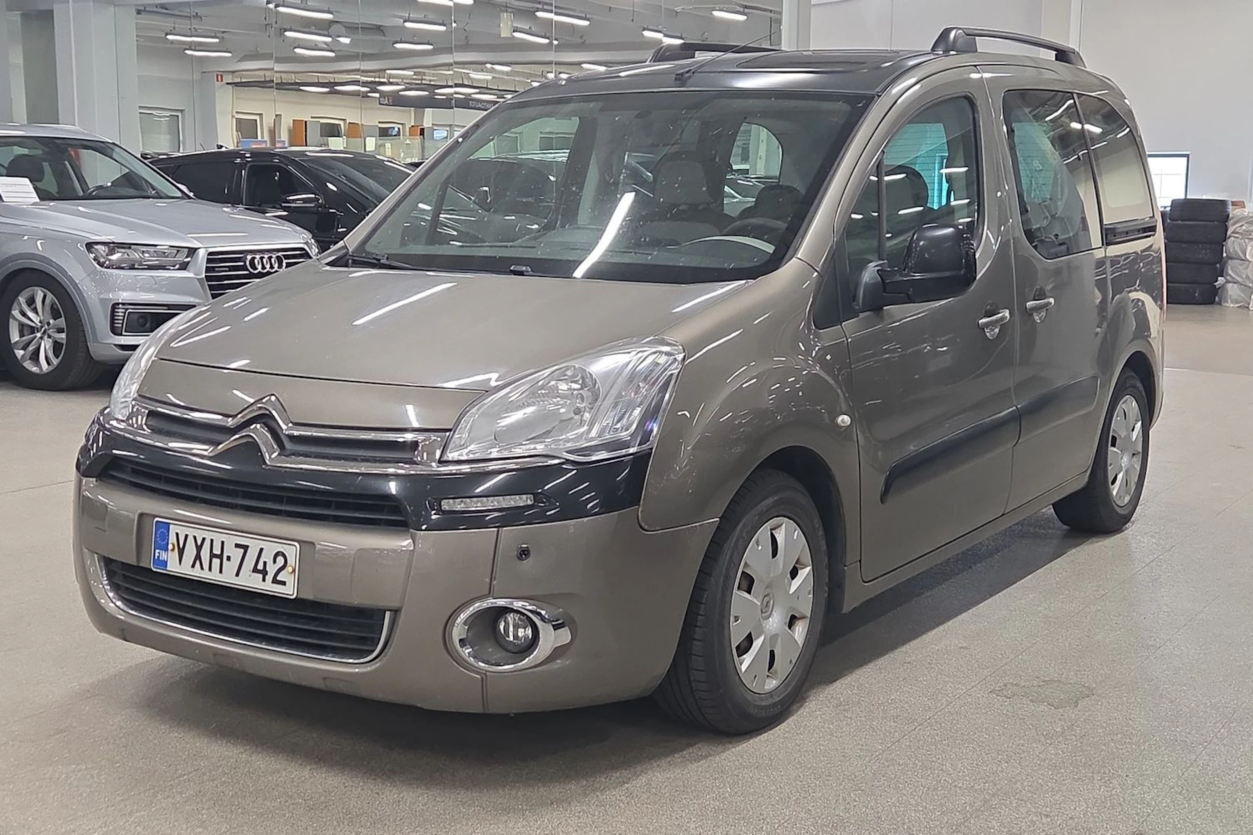 Harmaa Citroën BERLINGO 2013 kuva 13.