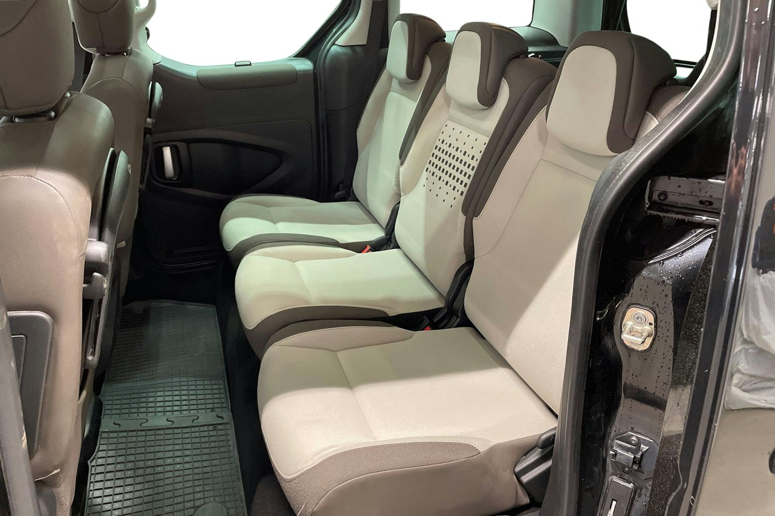 musta Citroën Berlingo 2014 kuva 10.