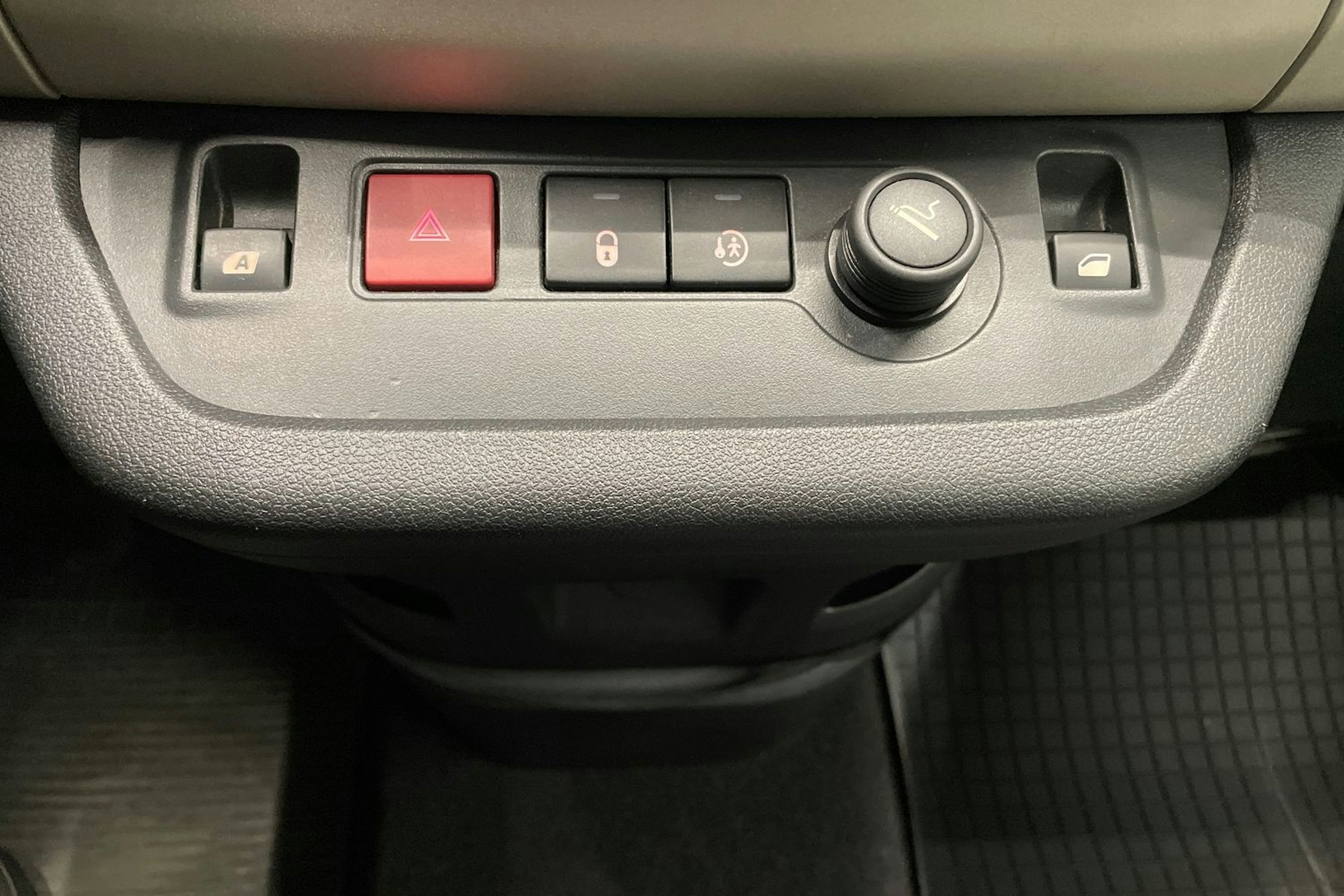 musta Citroën Berlingo 2014 kuva 18.
