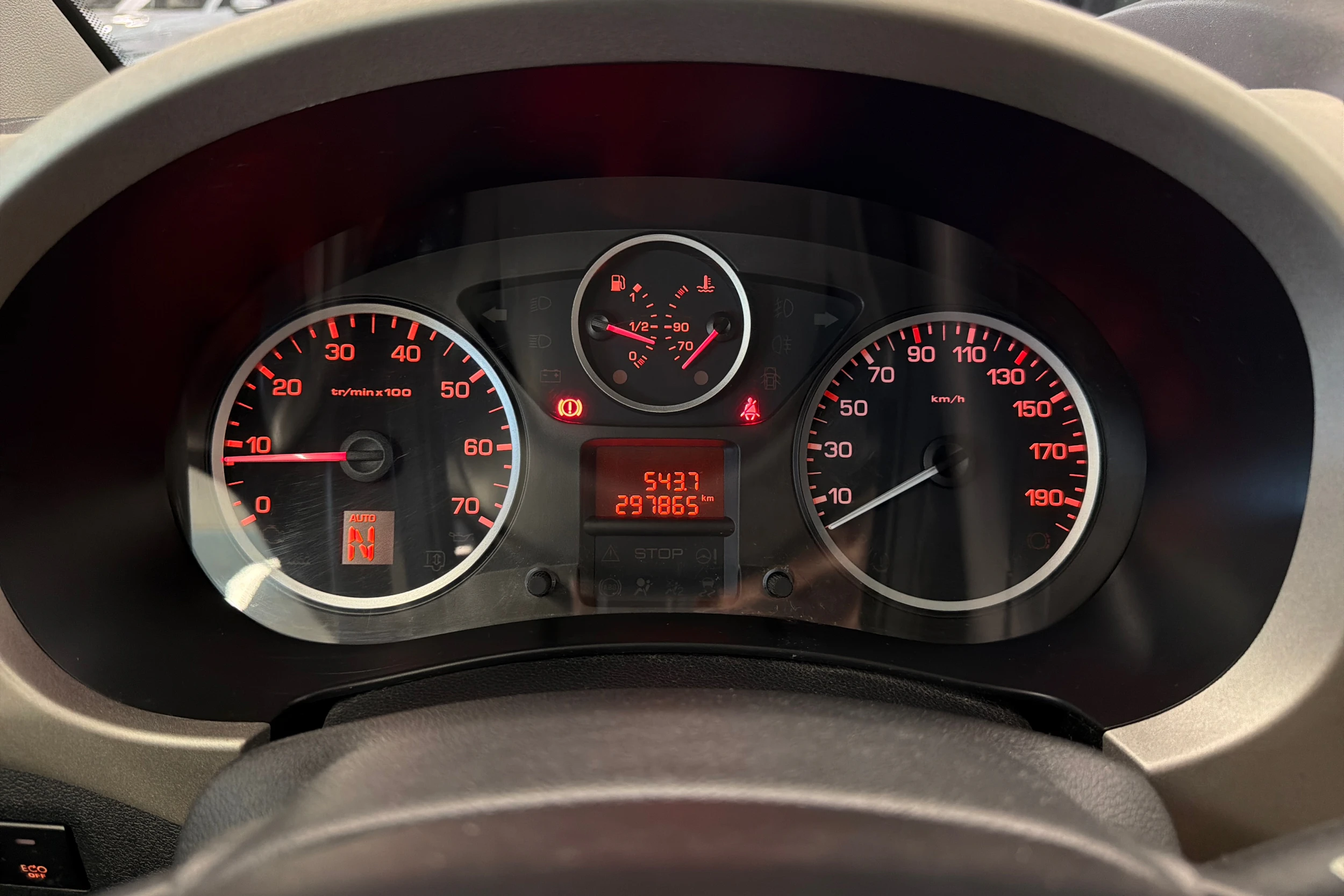musta Citroën Berlingo 2014 kuva 13.