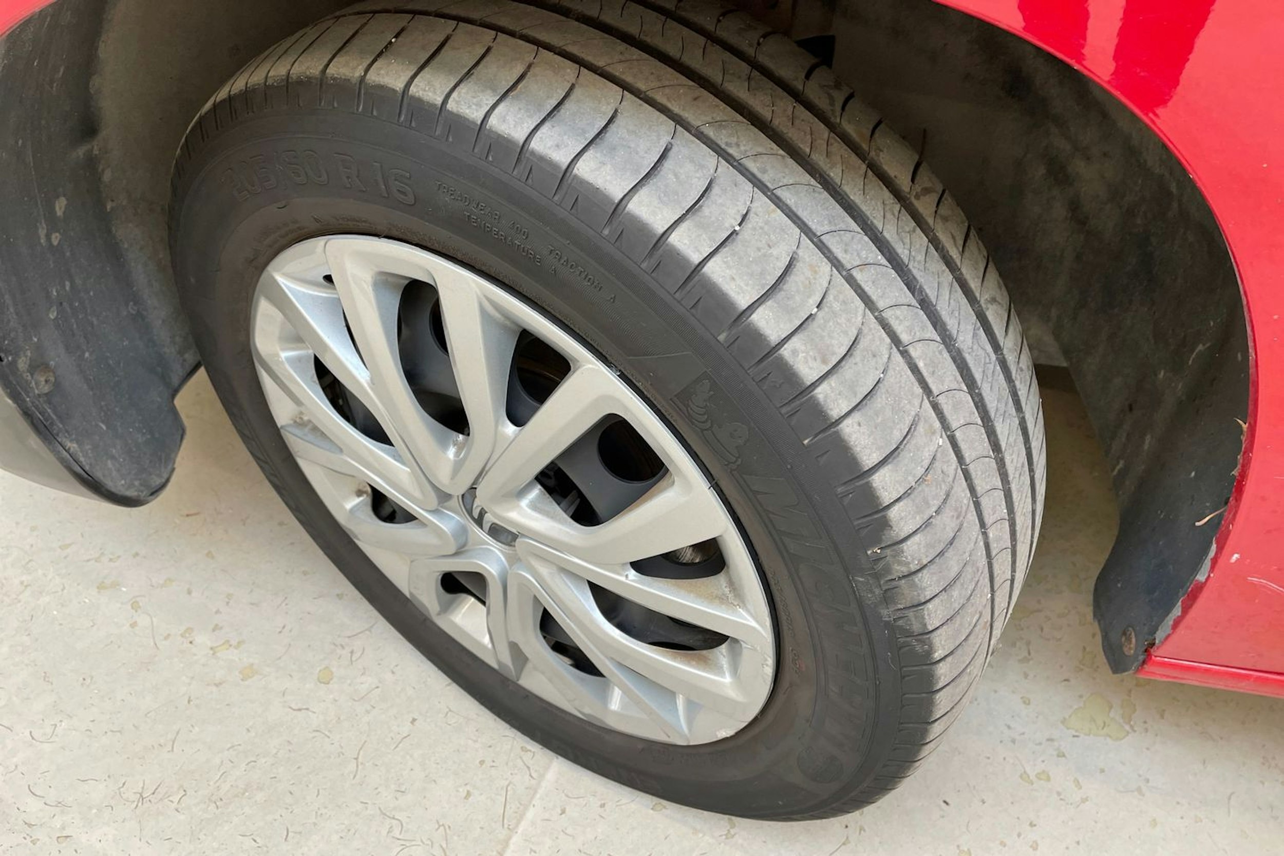 punainen Citroën Berlingo 2019 kuva 13.