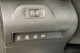 punainen Citroën Berlingo 2019 kuva 18.