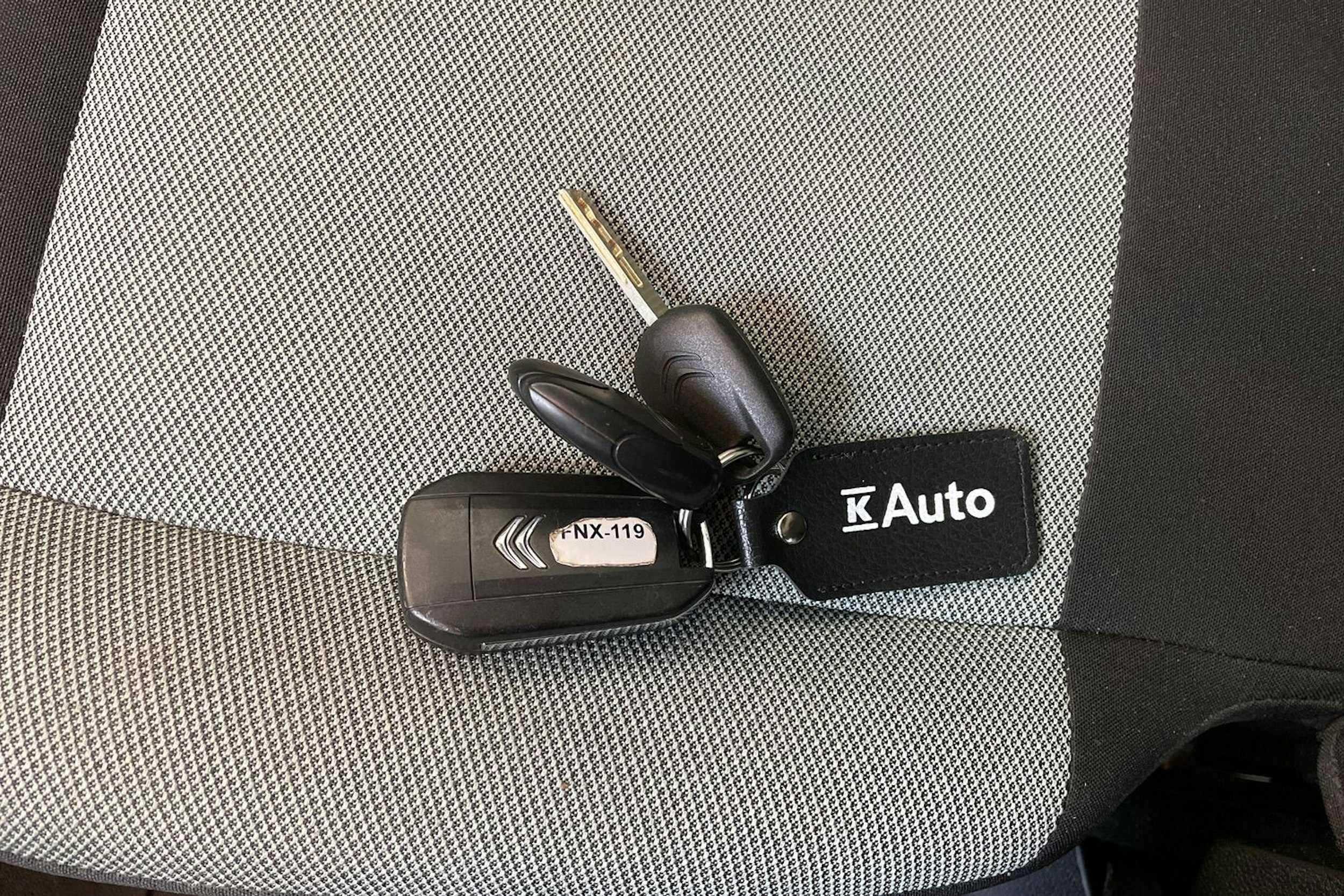 punainen Citroën Berlingo 2019 kuva 21.
