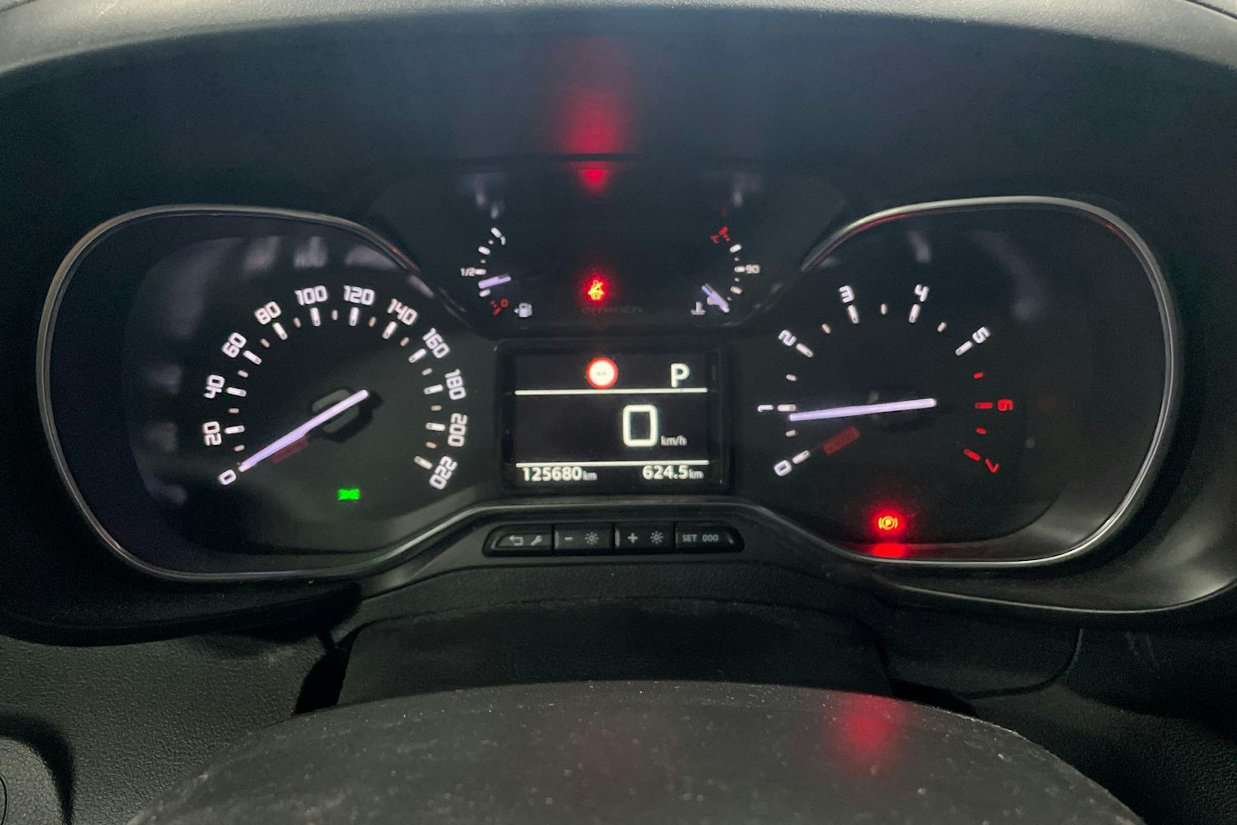 Valkoinen Citroën BERLINGO 2019 kuva 13.