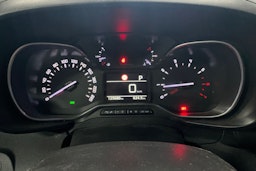 Valkoinen Citroën BERLINGO 2019 kuva 13.