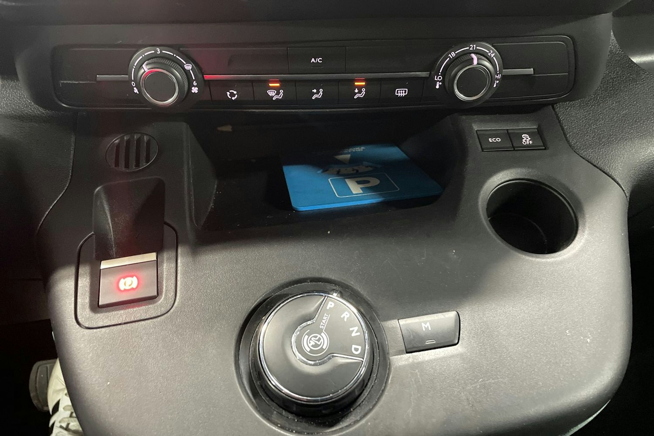 Valkoinen Citroën BERLINGO 2019 kuva 17.