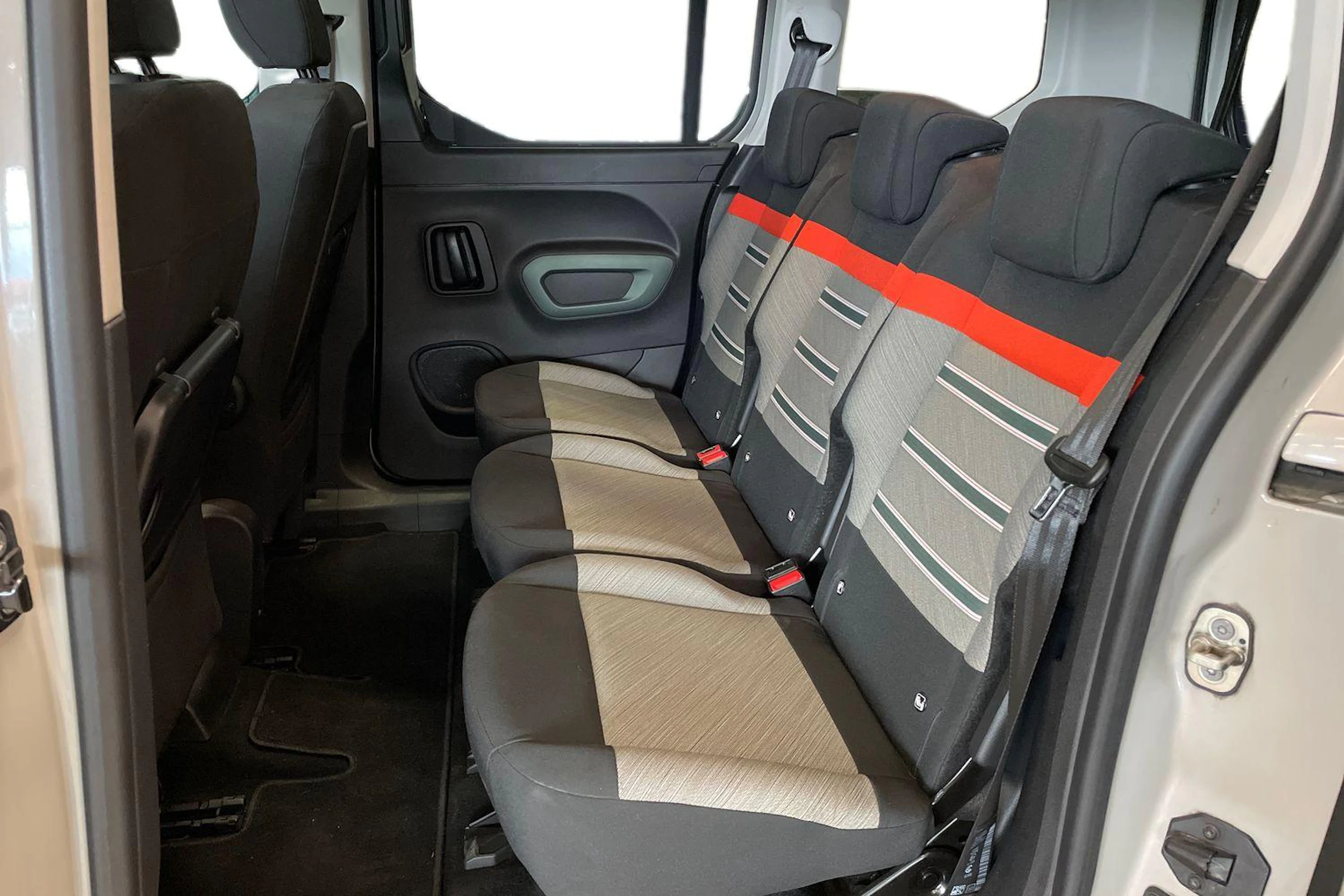 ruskea (beige) Citroën Berlingo 2019 kuva 8.