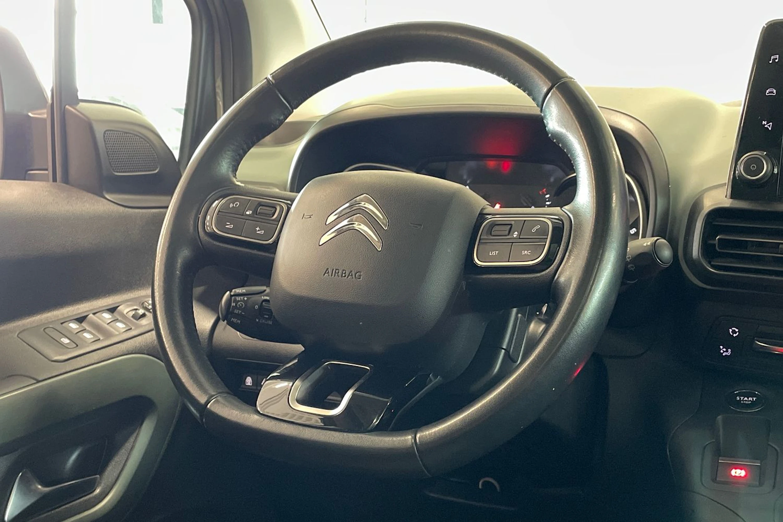 ruskea (beige) Citroën Berlingo 2019 kuva 13.