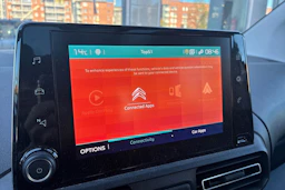 valkoinen Citroën Berlingo 2019 kuva 5.