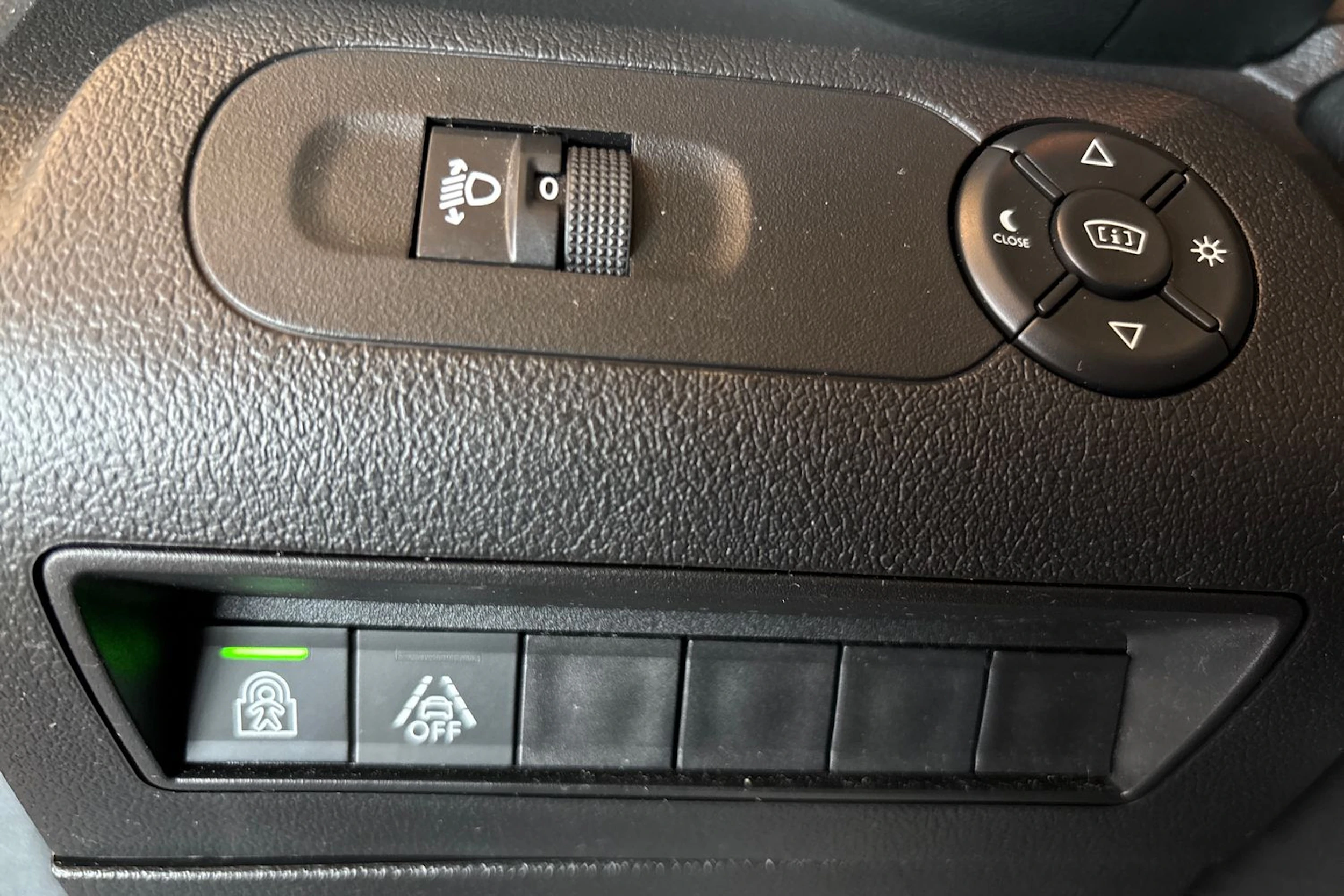 Sininen Citroën BERLINGO 2020 kuva 16.