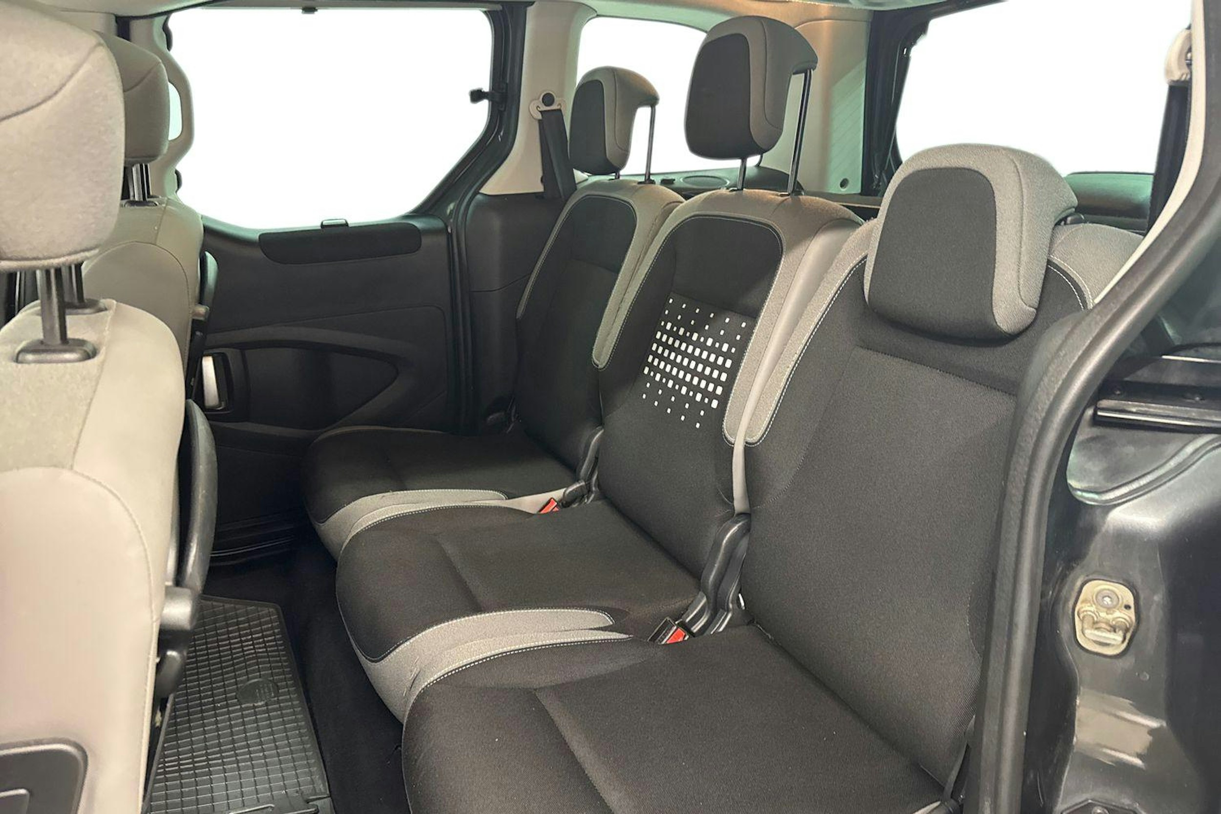 harmaa Citroën Berlingo Multispace 2016 kuva 10.