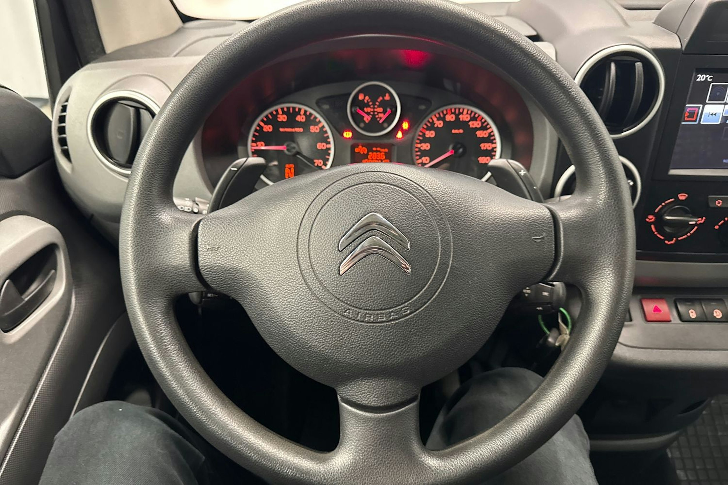 harmaa Citroën Berlingo Multispace 2016 kuva 14.