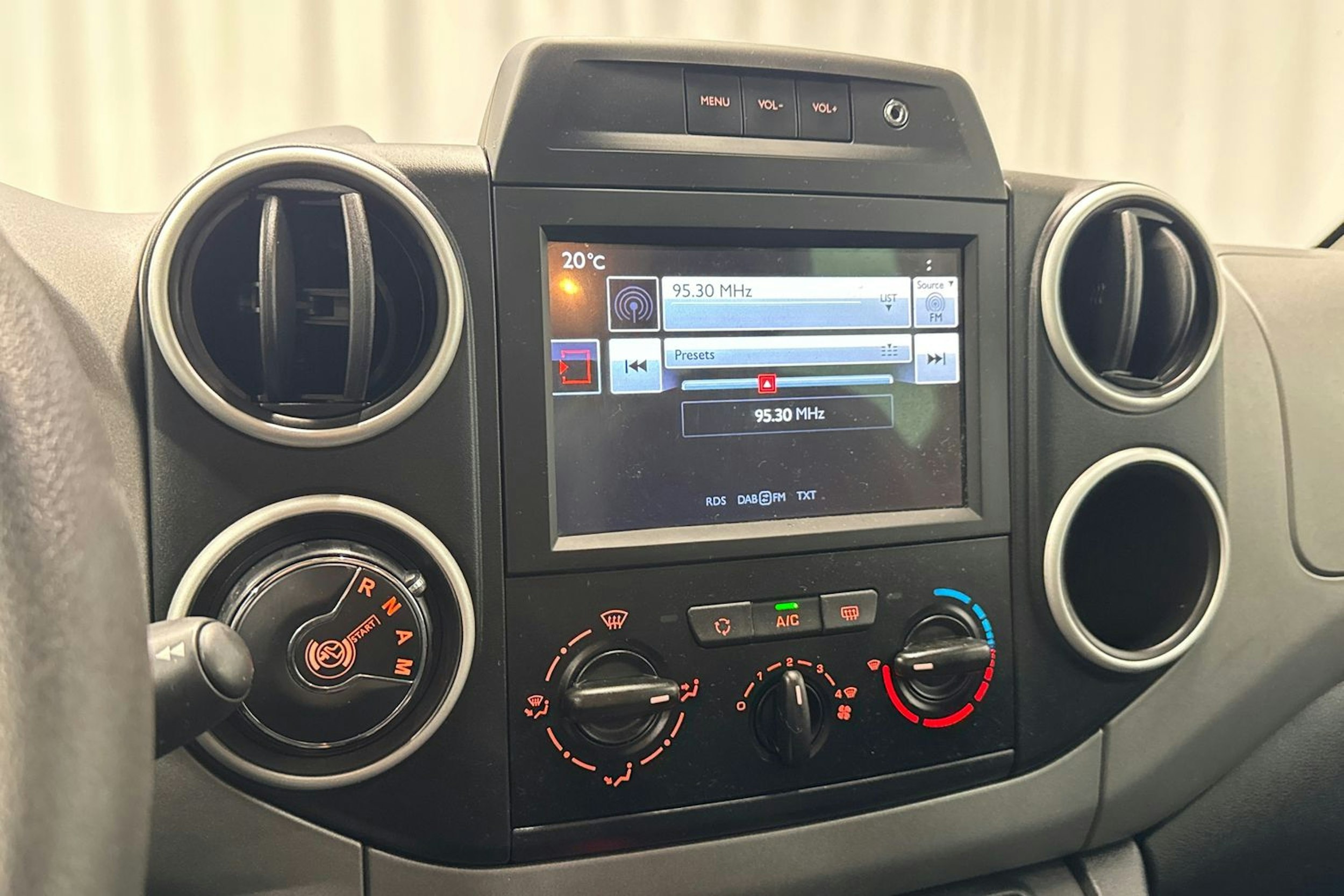 harmaa Citroën Berlingo Multispace 2016 kuva 16.