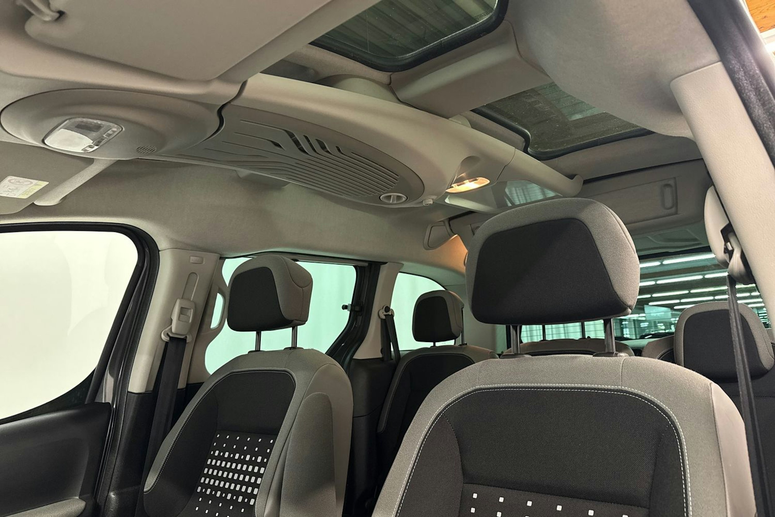 harmaa Citroën Berlingo Multispace 2016 kuva 22.