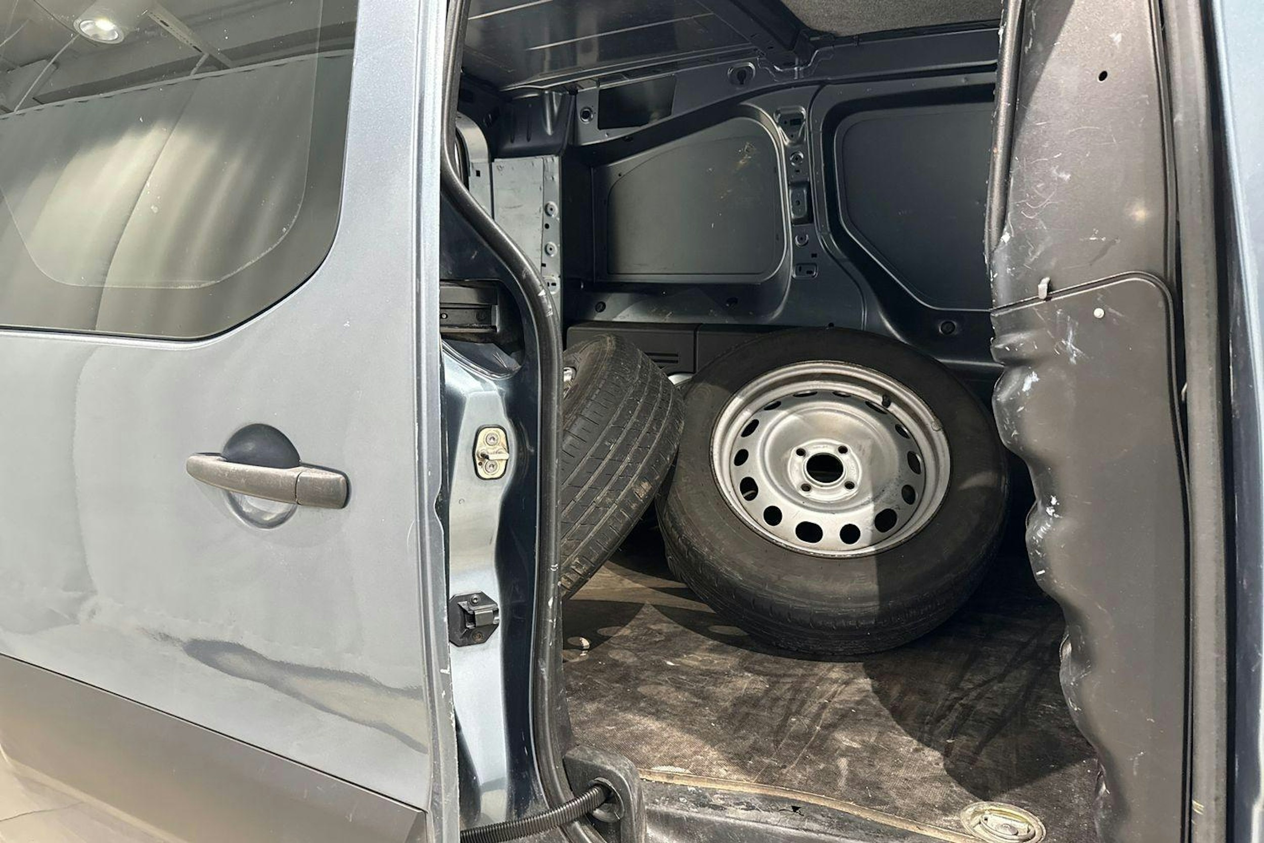 harmaa Citroën Berlingo Van 2011 kuva 8.