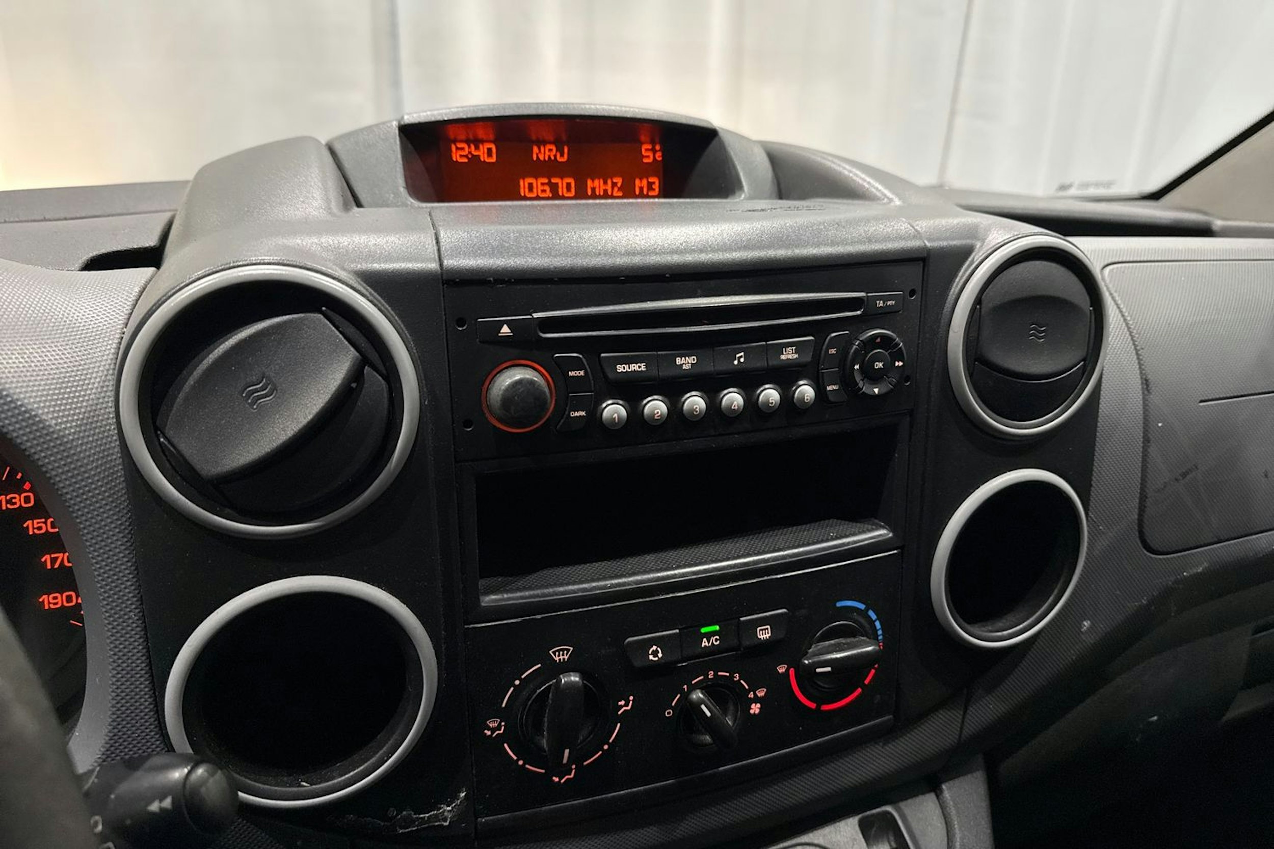 harmaa Citroën Berlingo Van 2011 kuva 14.