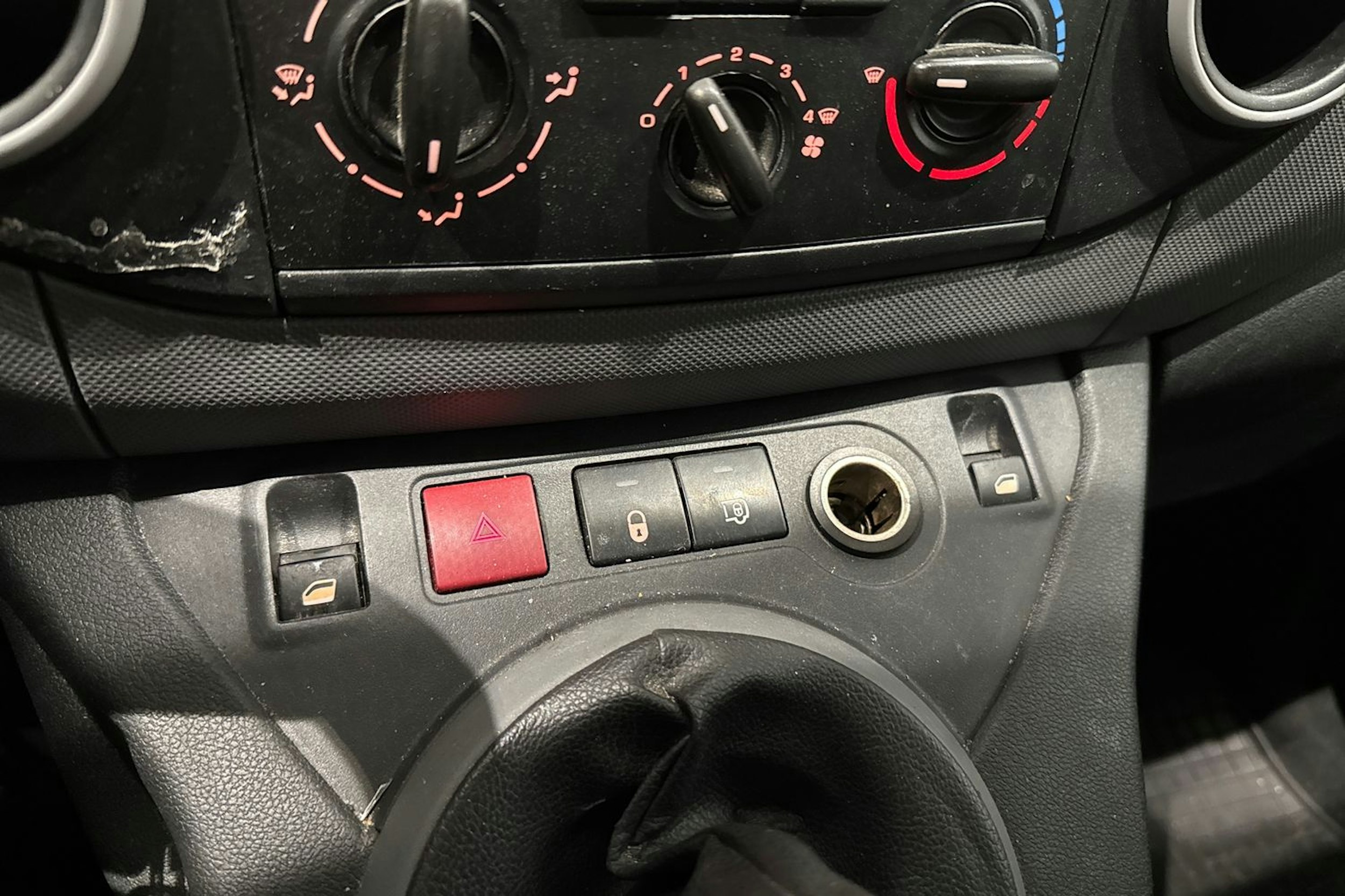 harmaa Citroën Berlingo Van 2011 kuva 15.