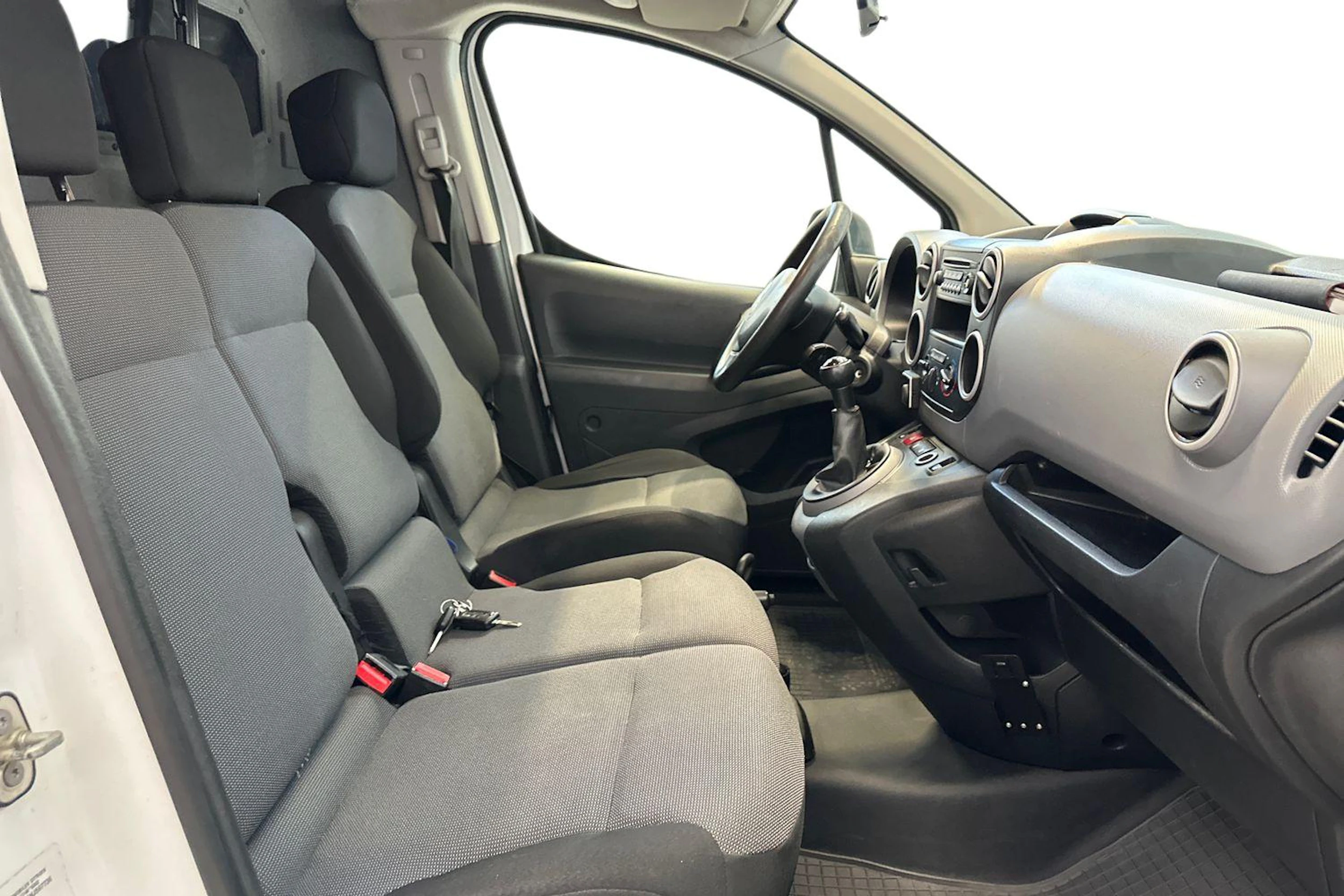 valkoinen Citroën Berlingo Van 2017 kuva 11.