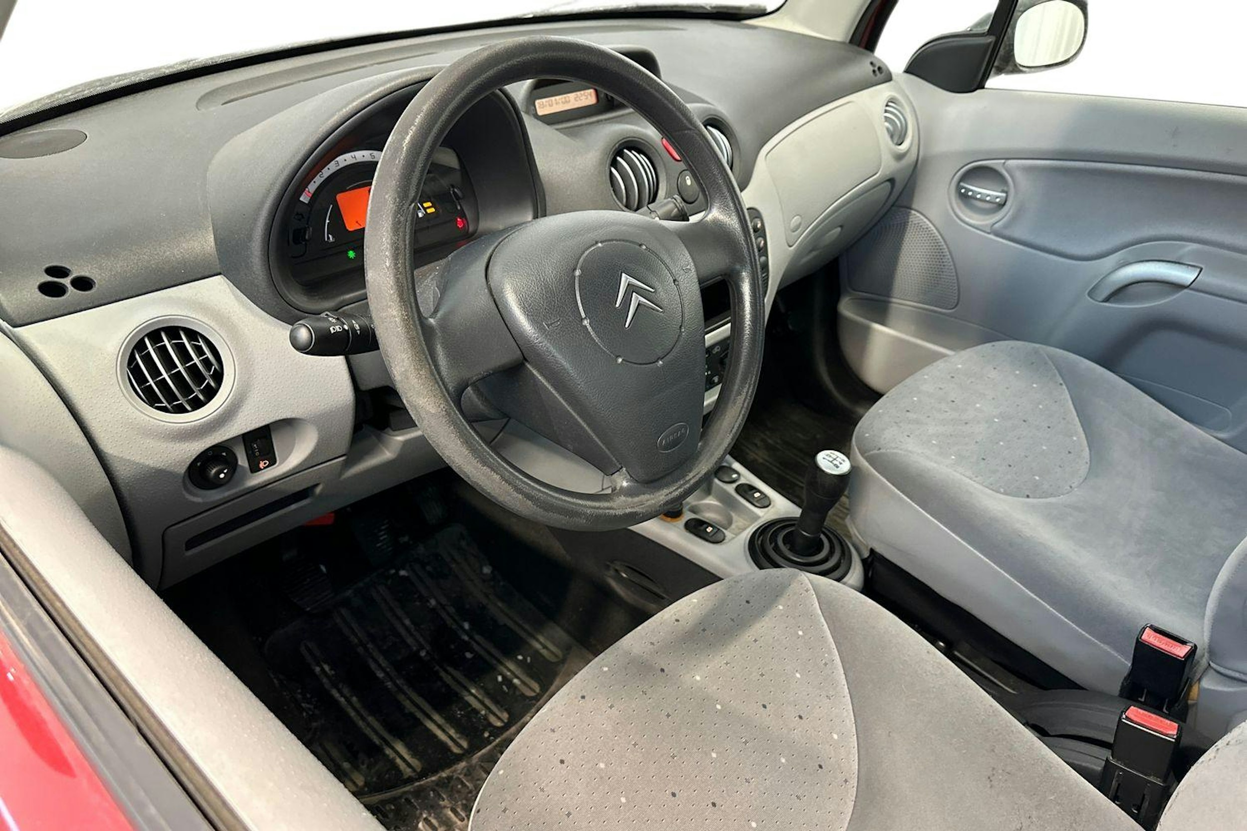 punainen Citroën C3 2003 kuva 6.