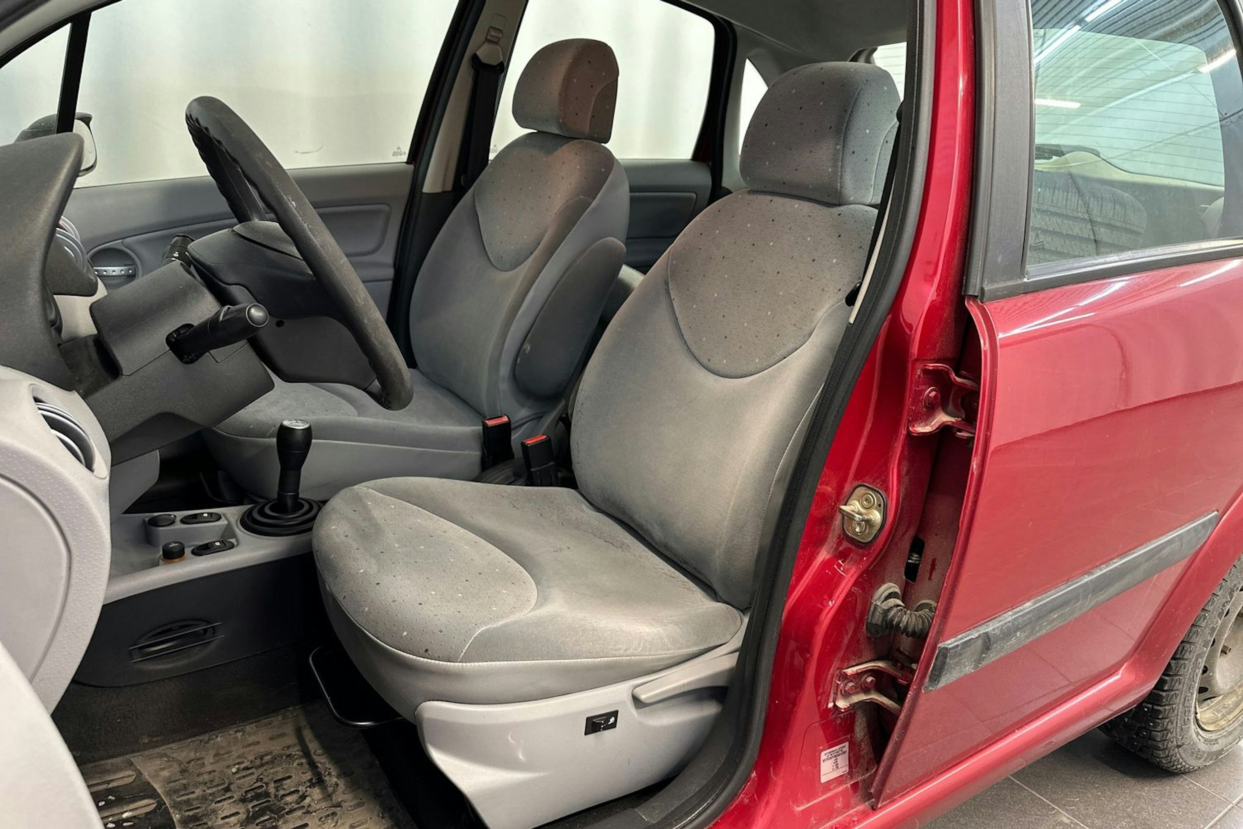 punainen Citroën C3 2003 kuva 11.