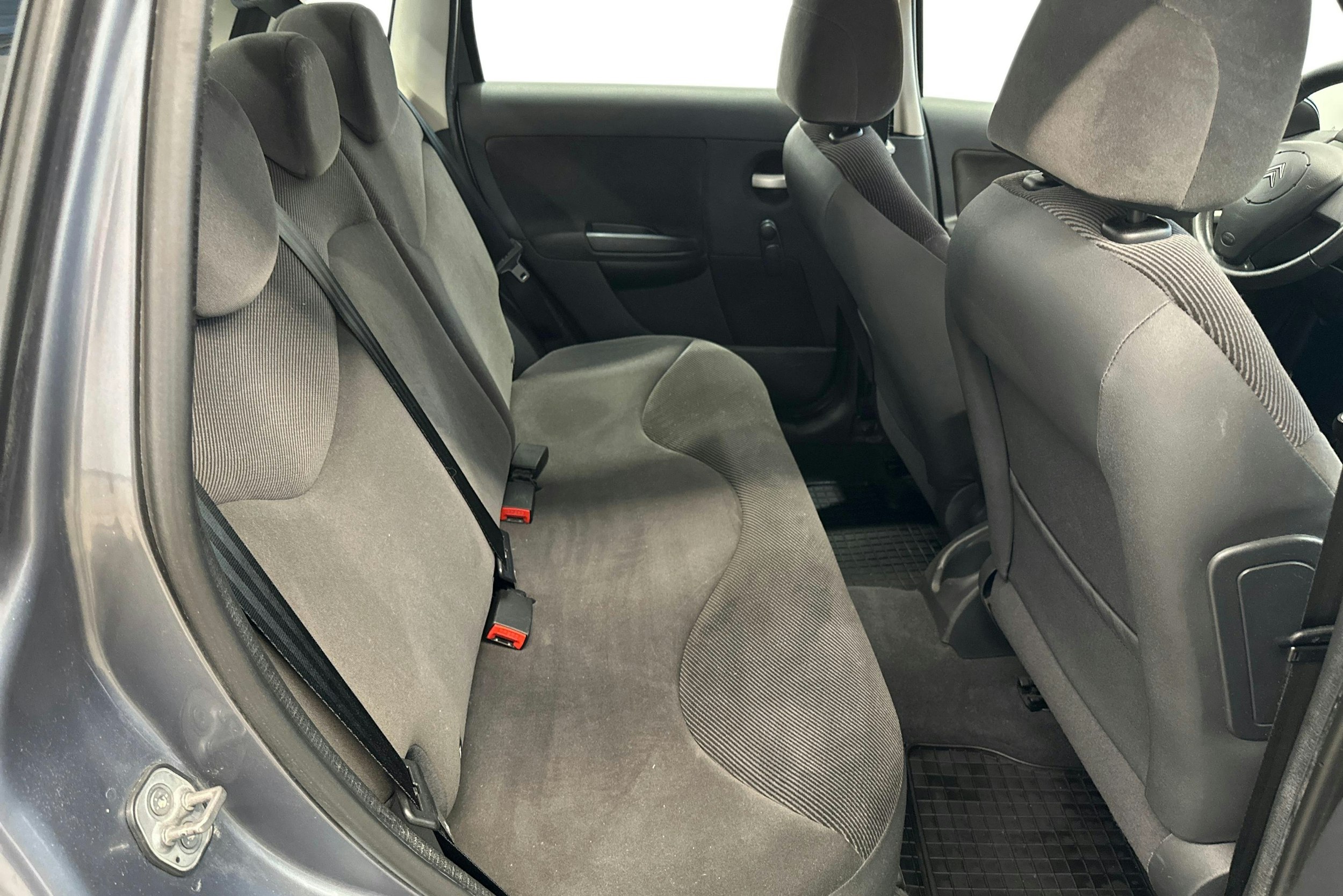 harmaa Citroën C3 2009 kuva 11.