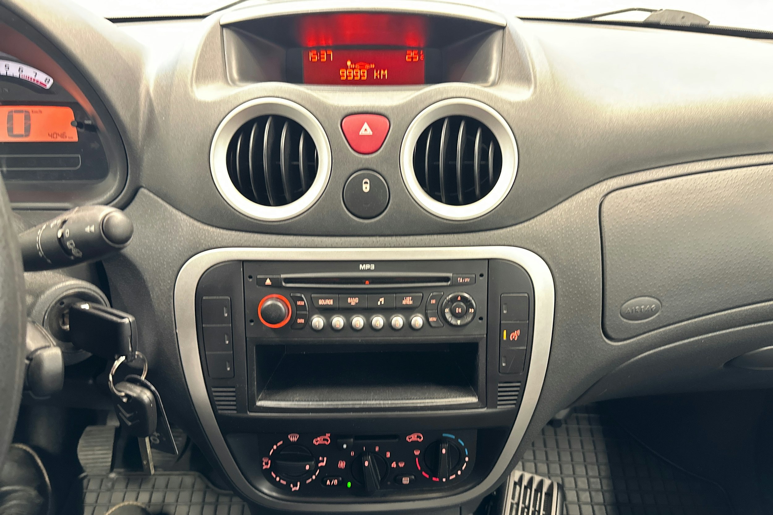 harmaa Citroën C3 2009 kuva 17.