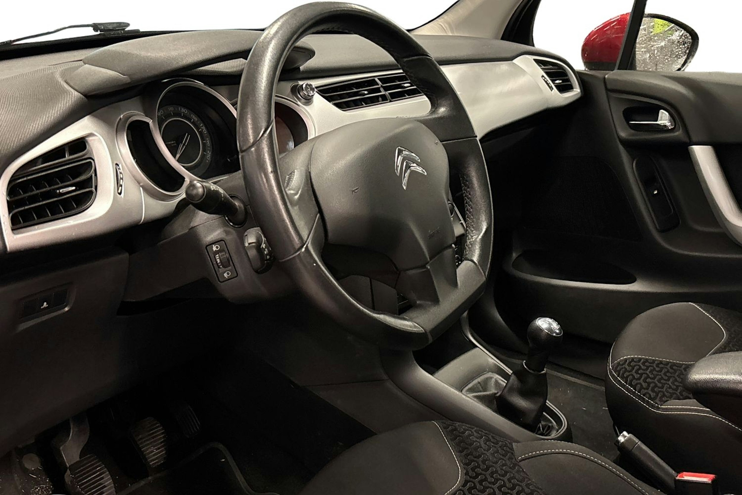 punainen Citroën C3 2010 kuva 3.