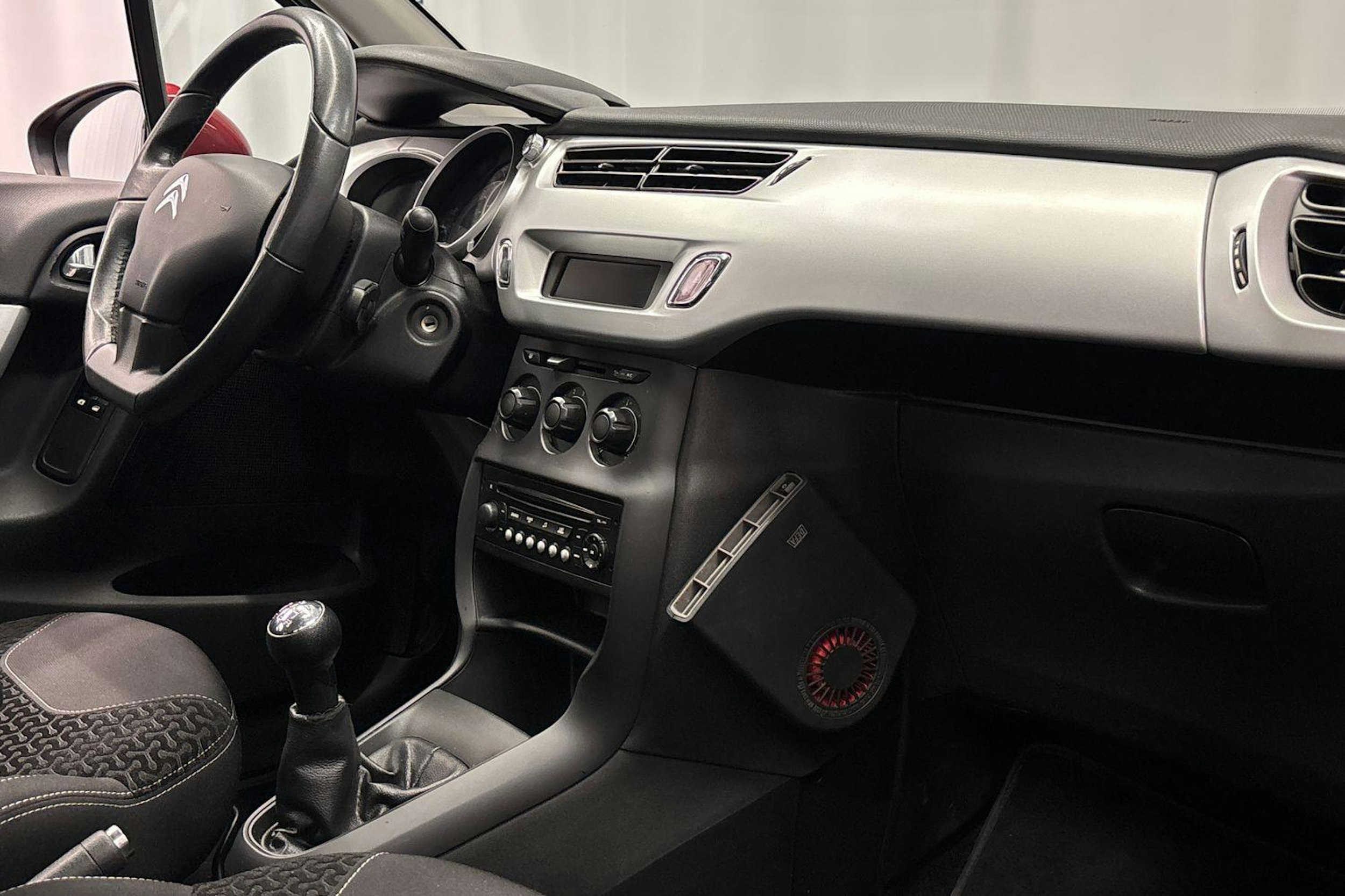 punainen Citroën C3 2010 kuva 11.