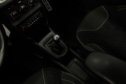 punainen Citroën C3 2010 kuva 19.