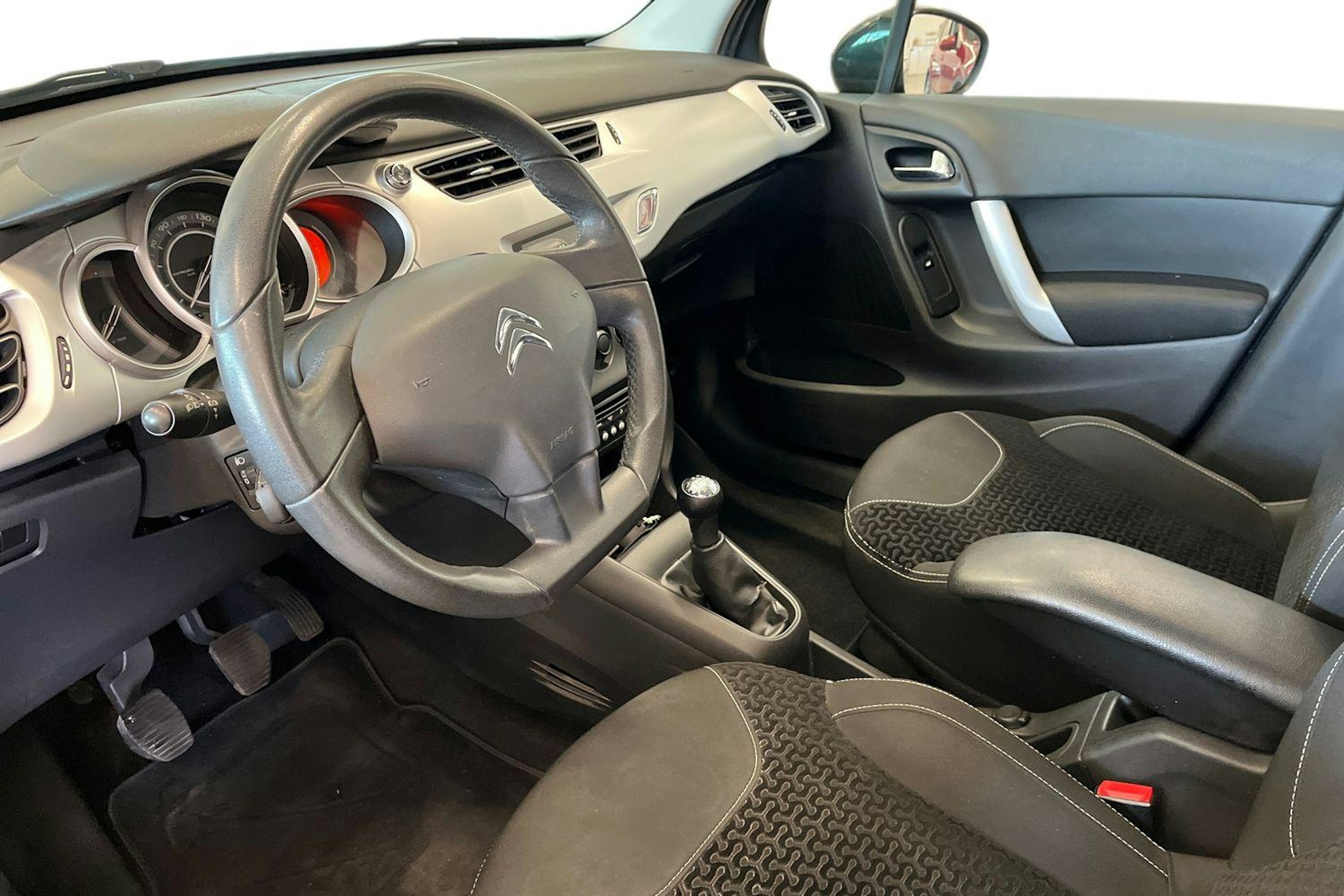 musta Citroën C3 2010 kuva 7.