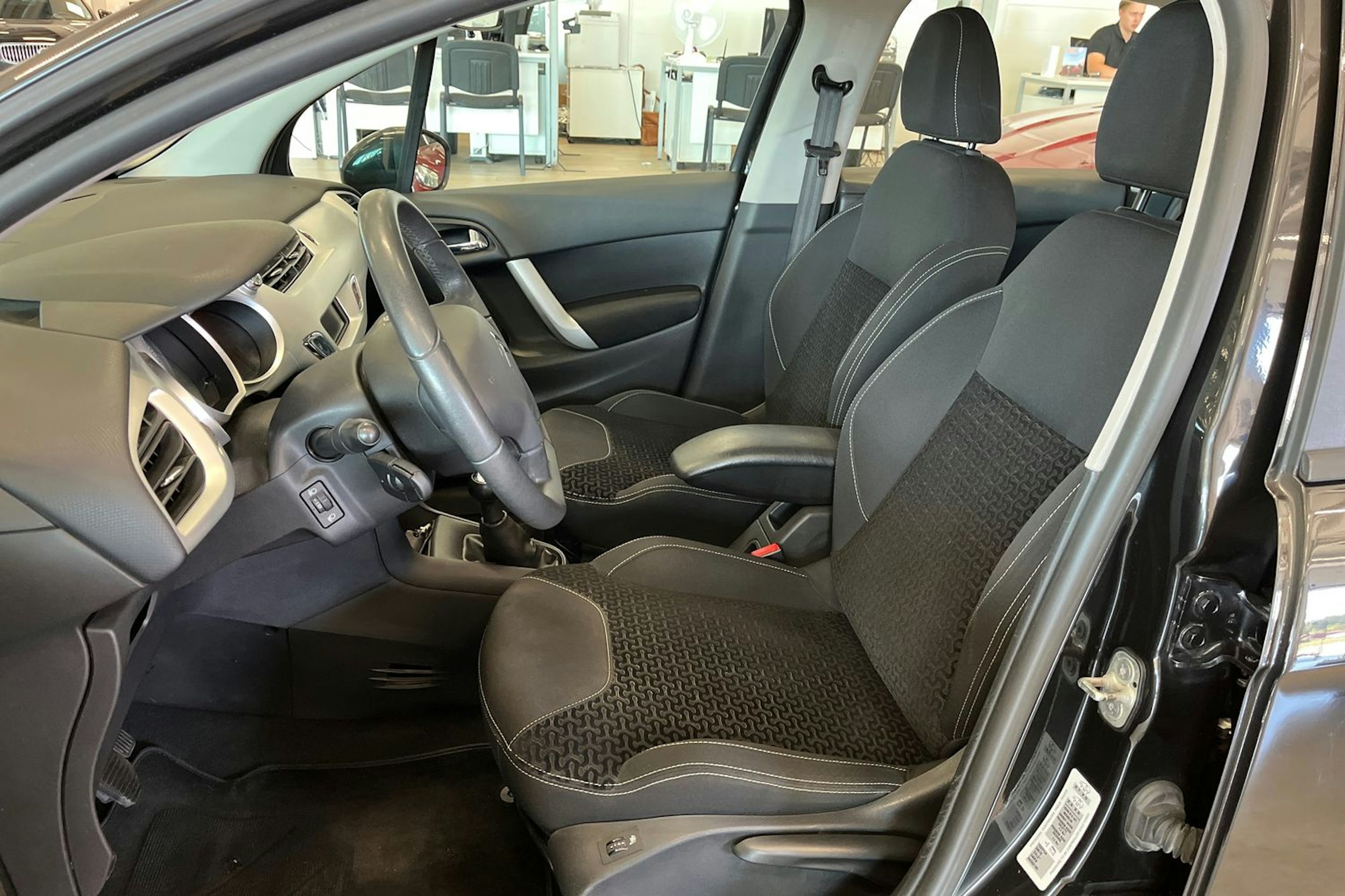 musta Citroën C3 2010 kuva 14.