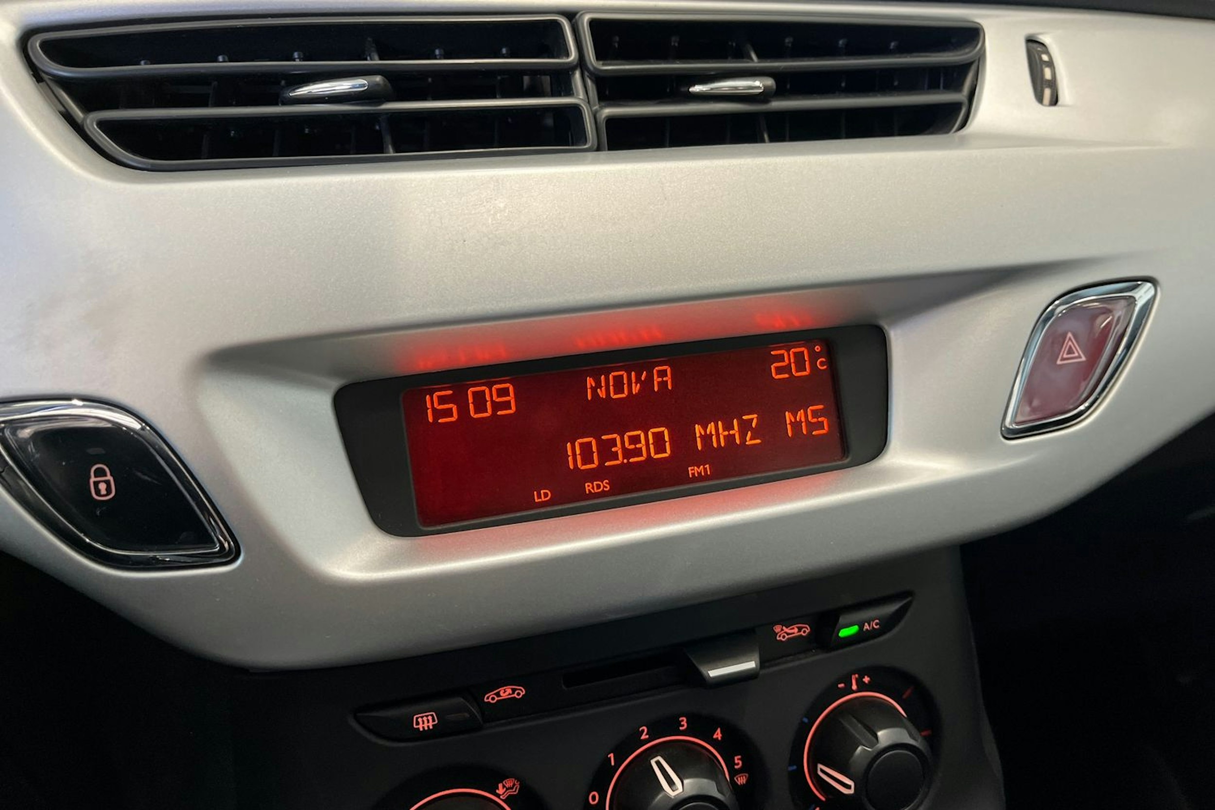 musta Citroën C3 2010 kuva 18.